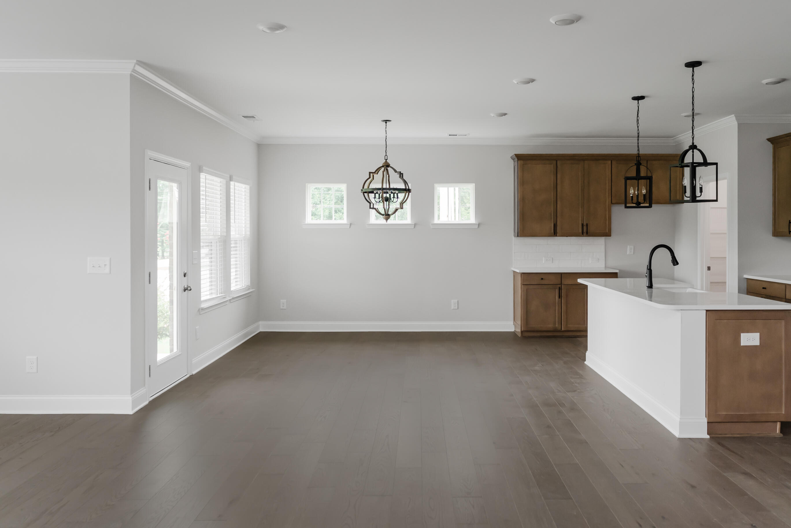 8712 Knolling Loop, 49