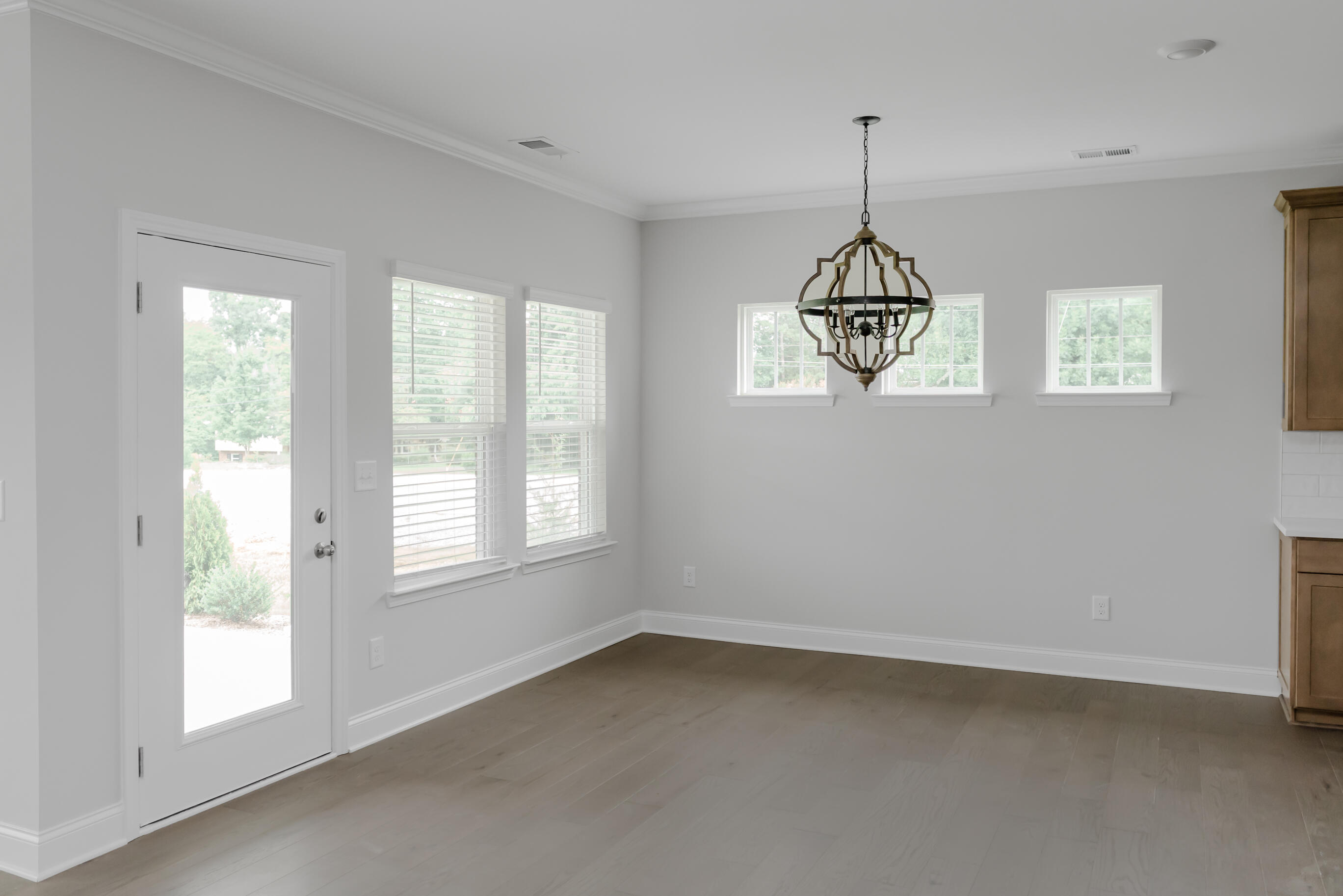 8712 Knolling Loop, 49