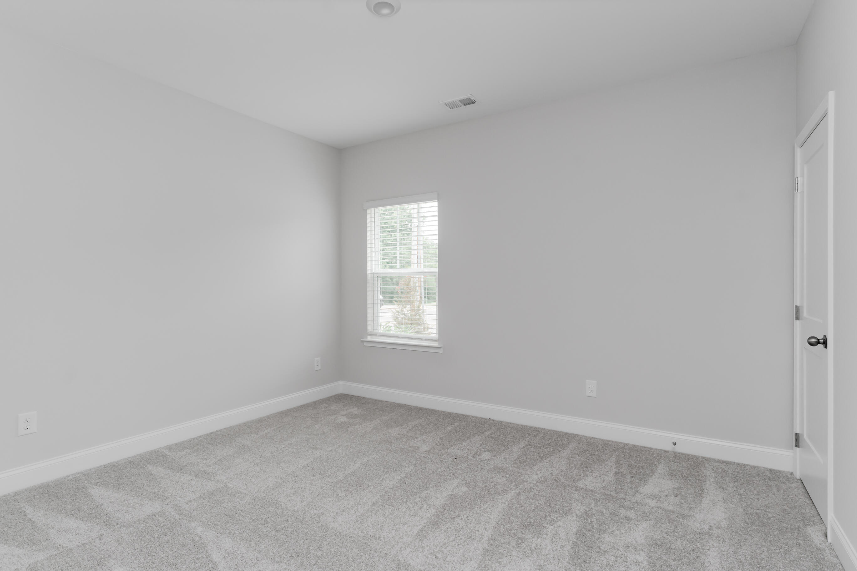 8712 Knolling Loop, 49