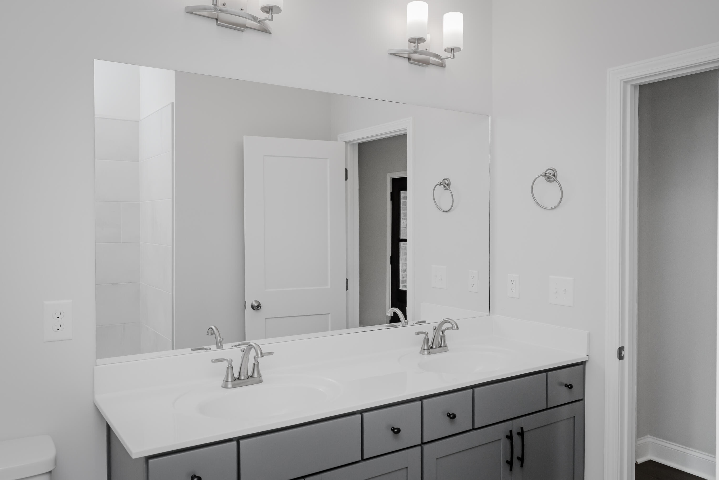 8712 Knolling Loop, 49