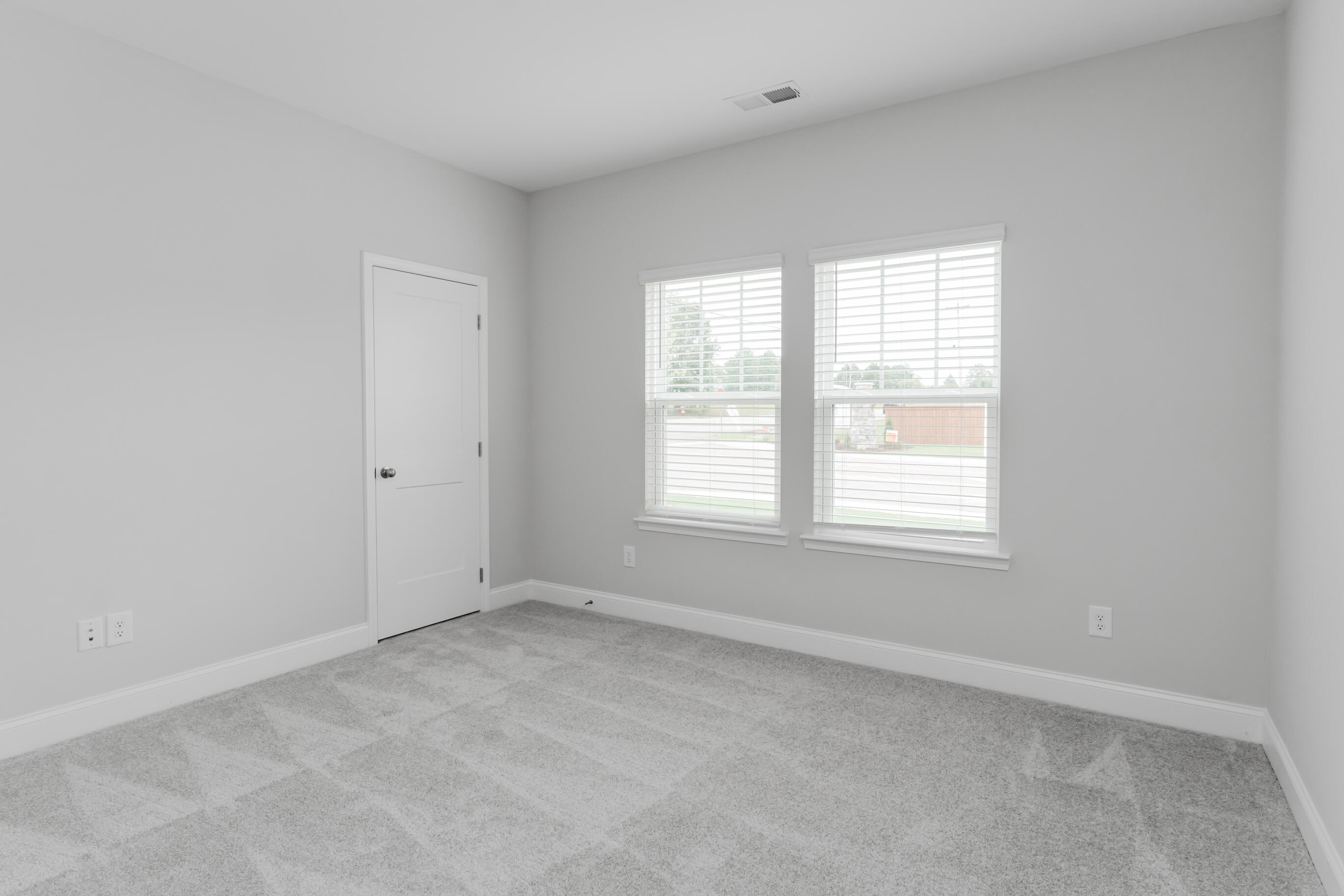 8712 Knolling Loop, 49