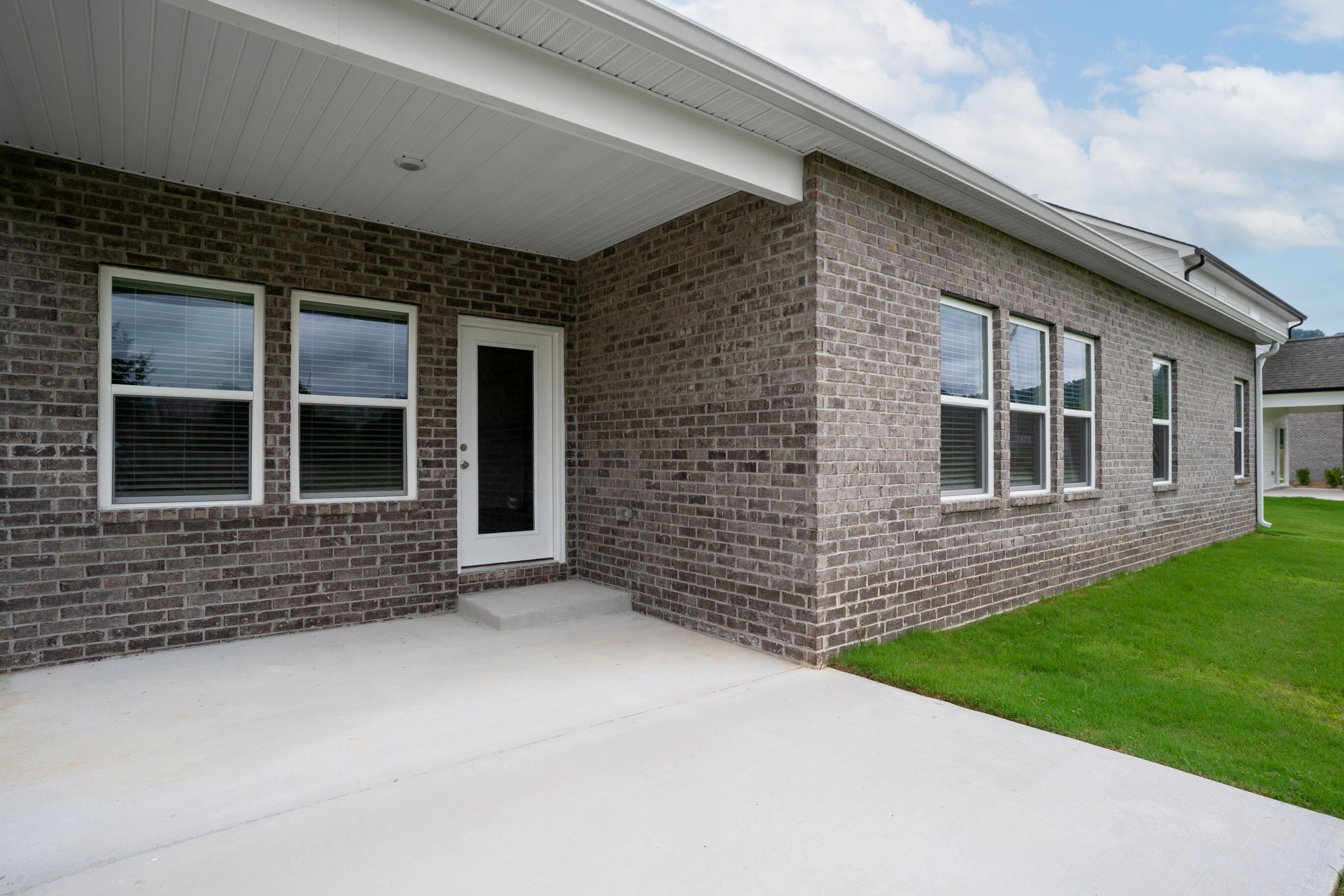 8712 Knolling Loop, 49