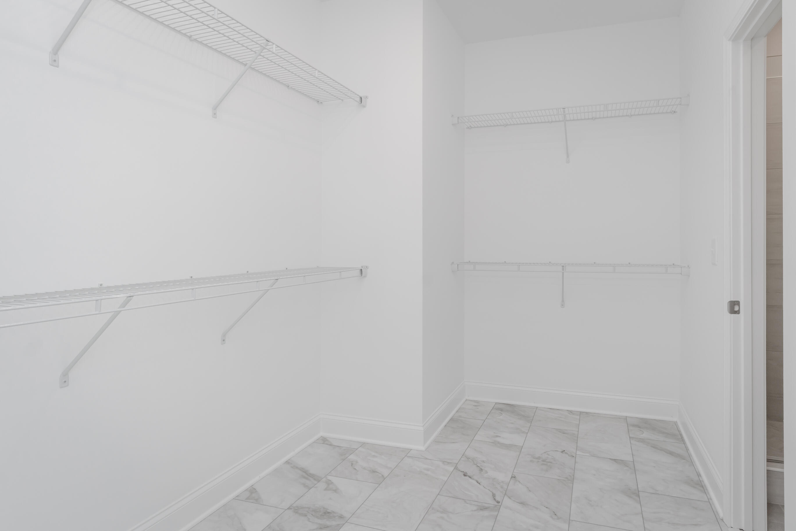 8712 Knolling Loop, 49