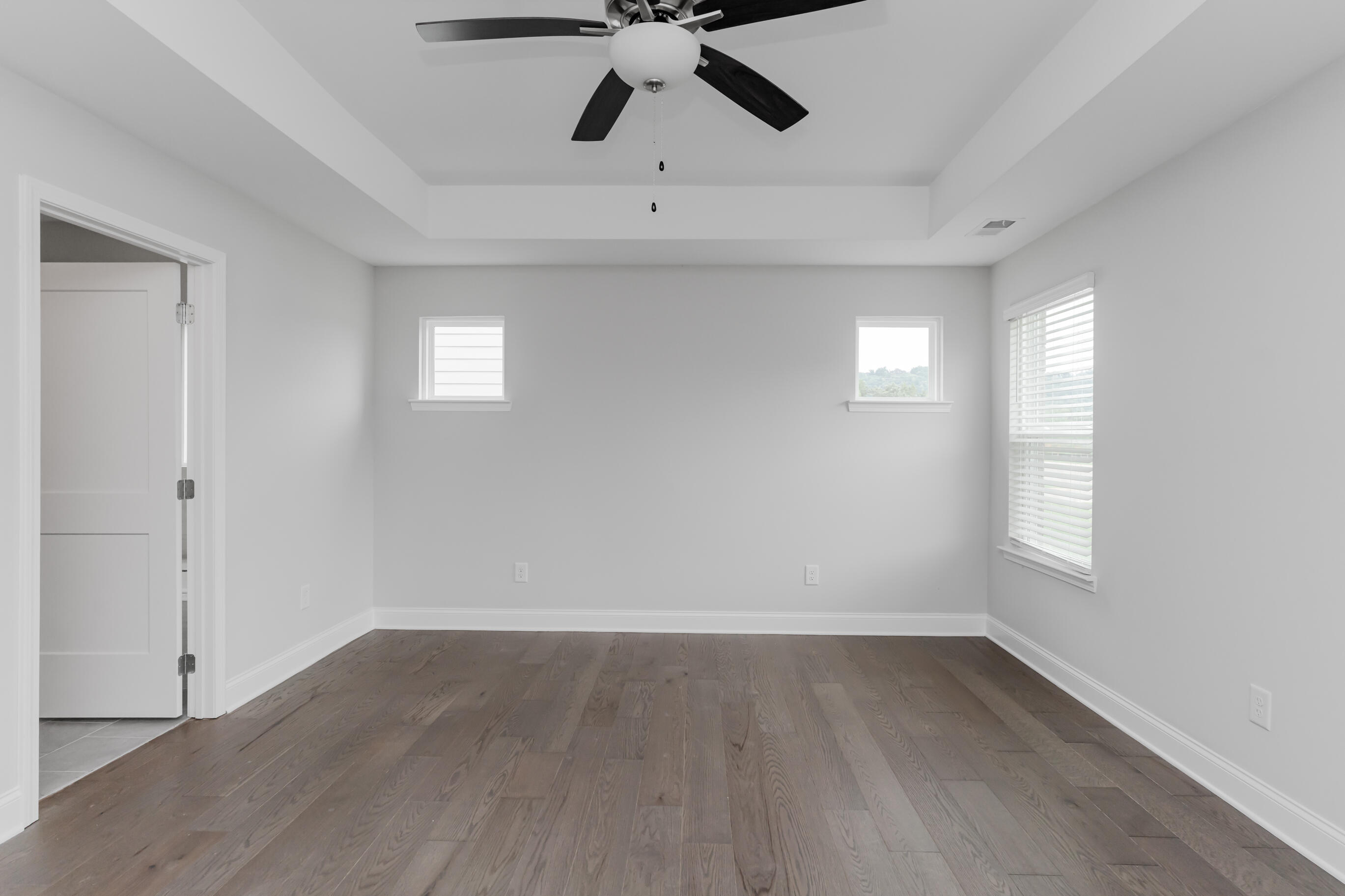 8712 Knolling Loop, 49