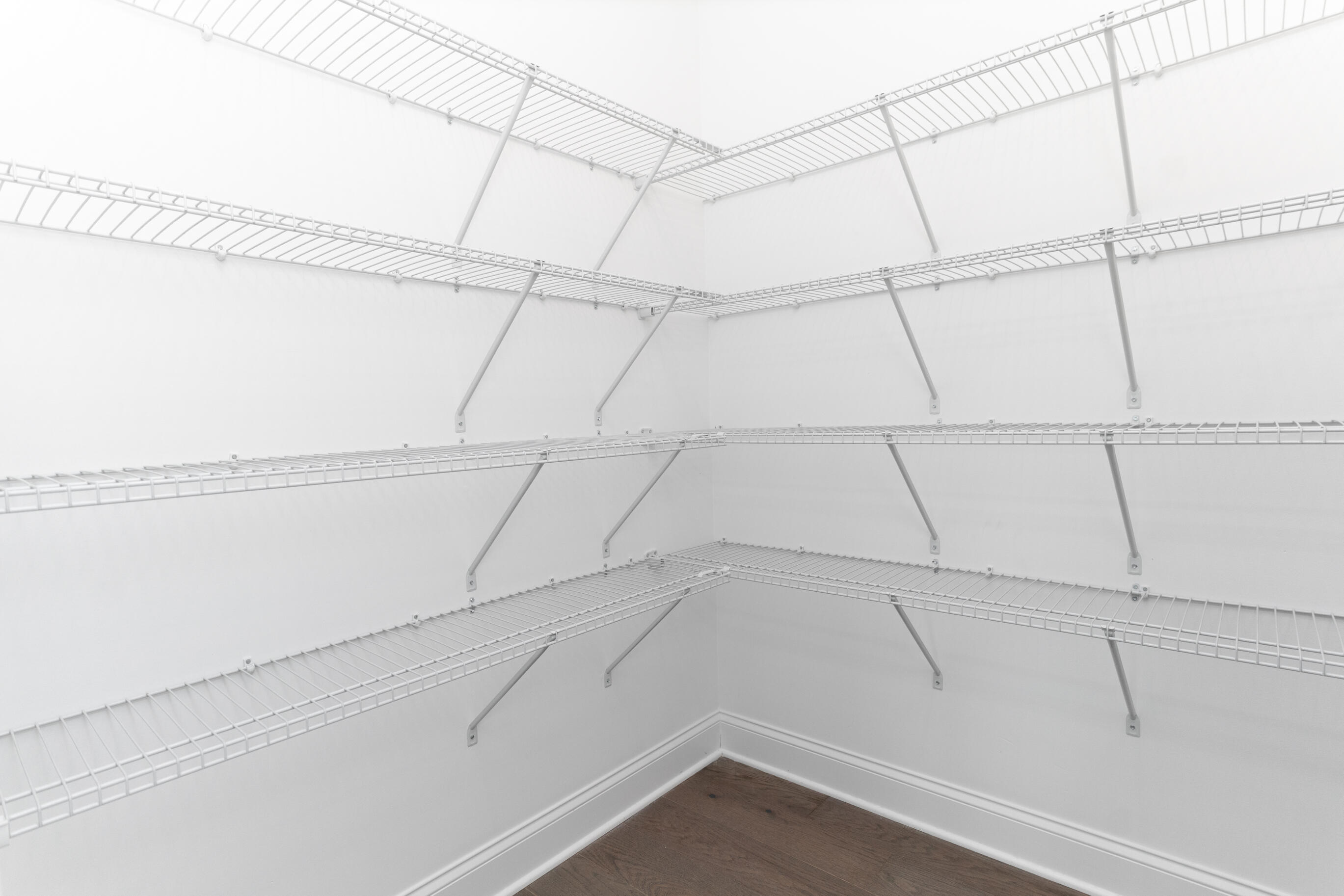 8712 Knolling Loop, 49