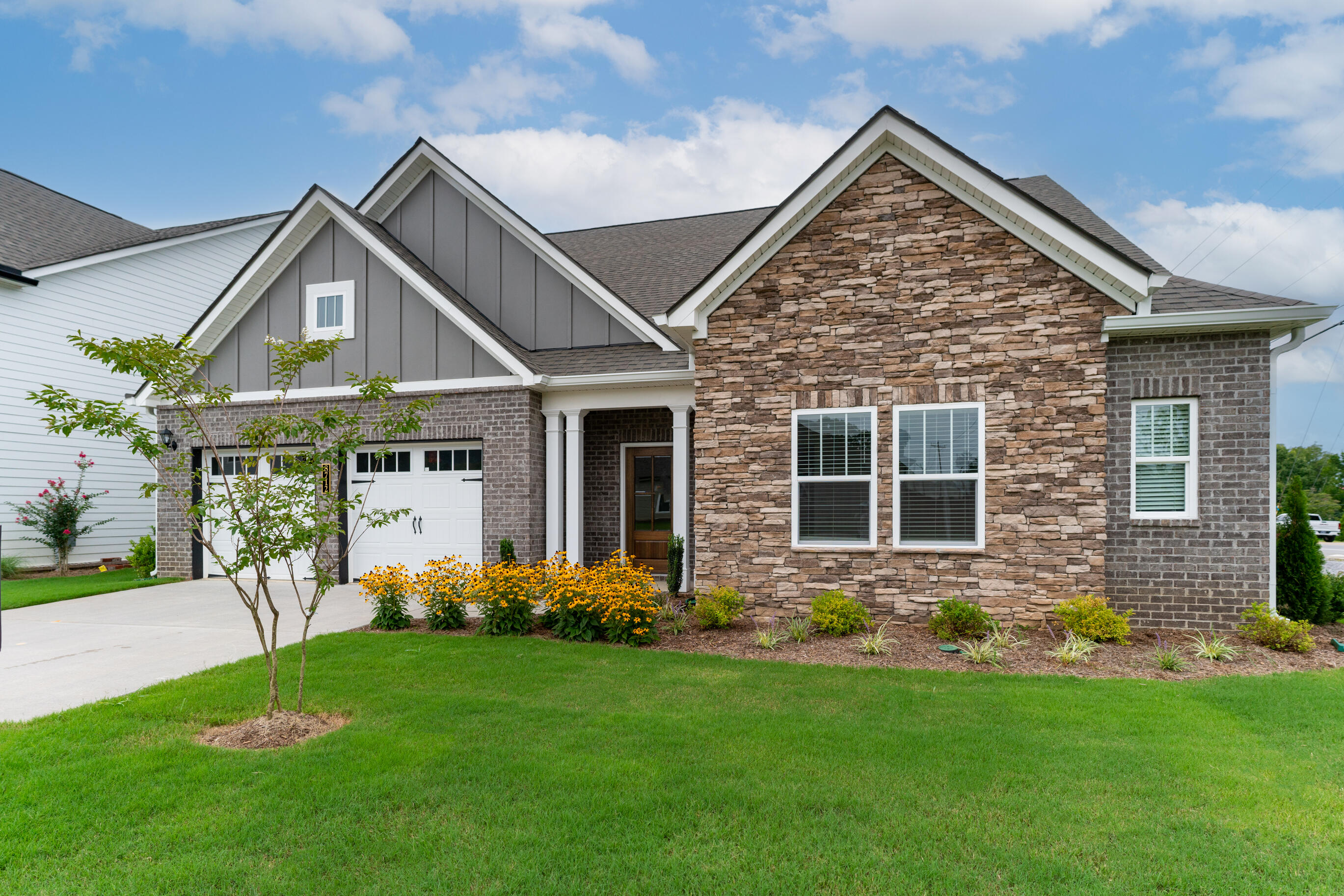 8712 Knolling Loop, 49