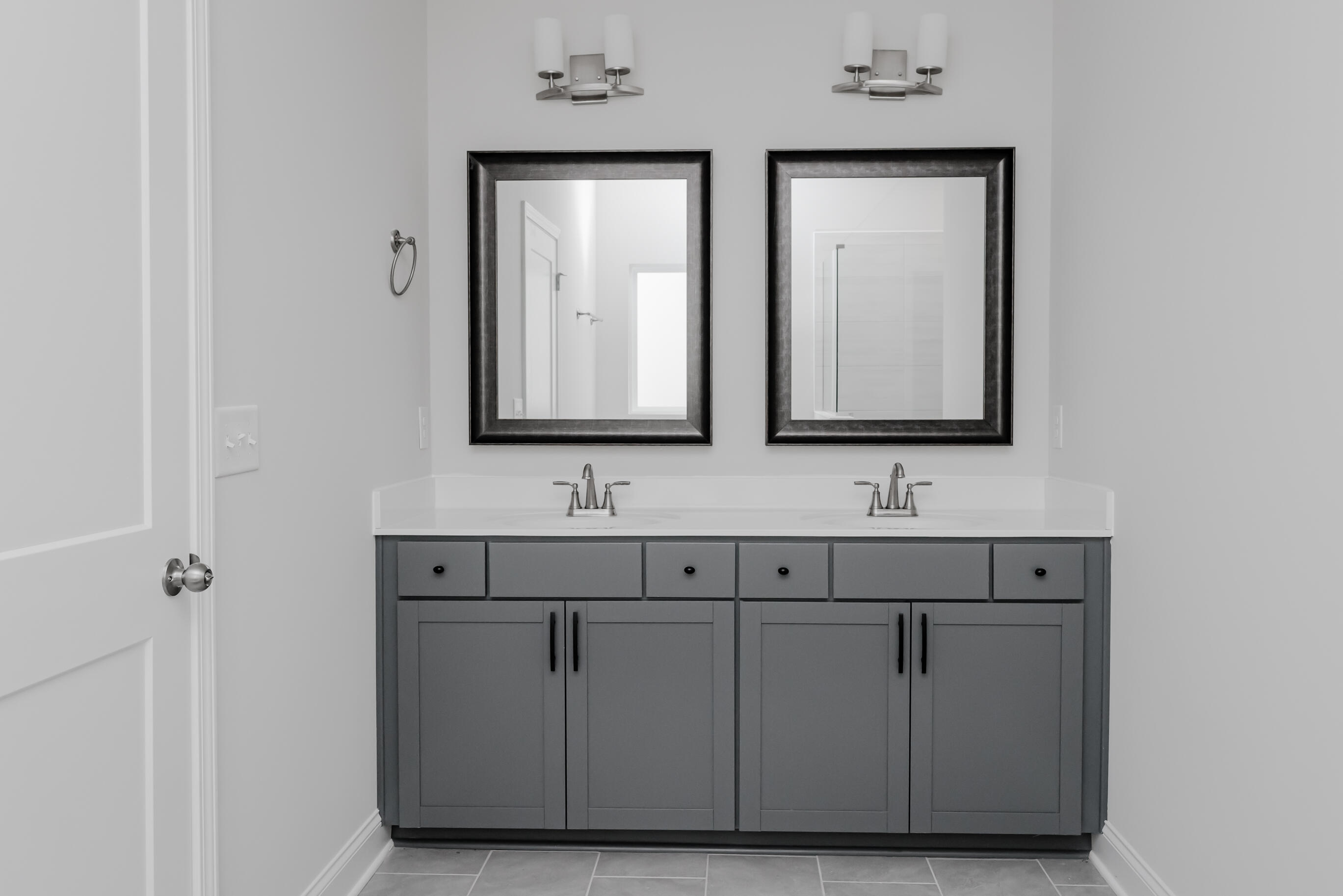 8712 Knolling Loop, 49