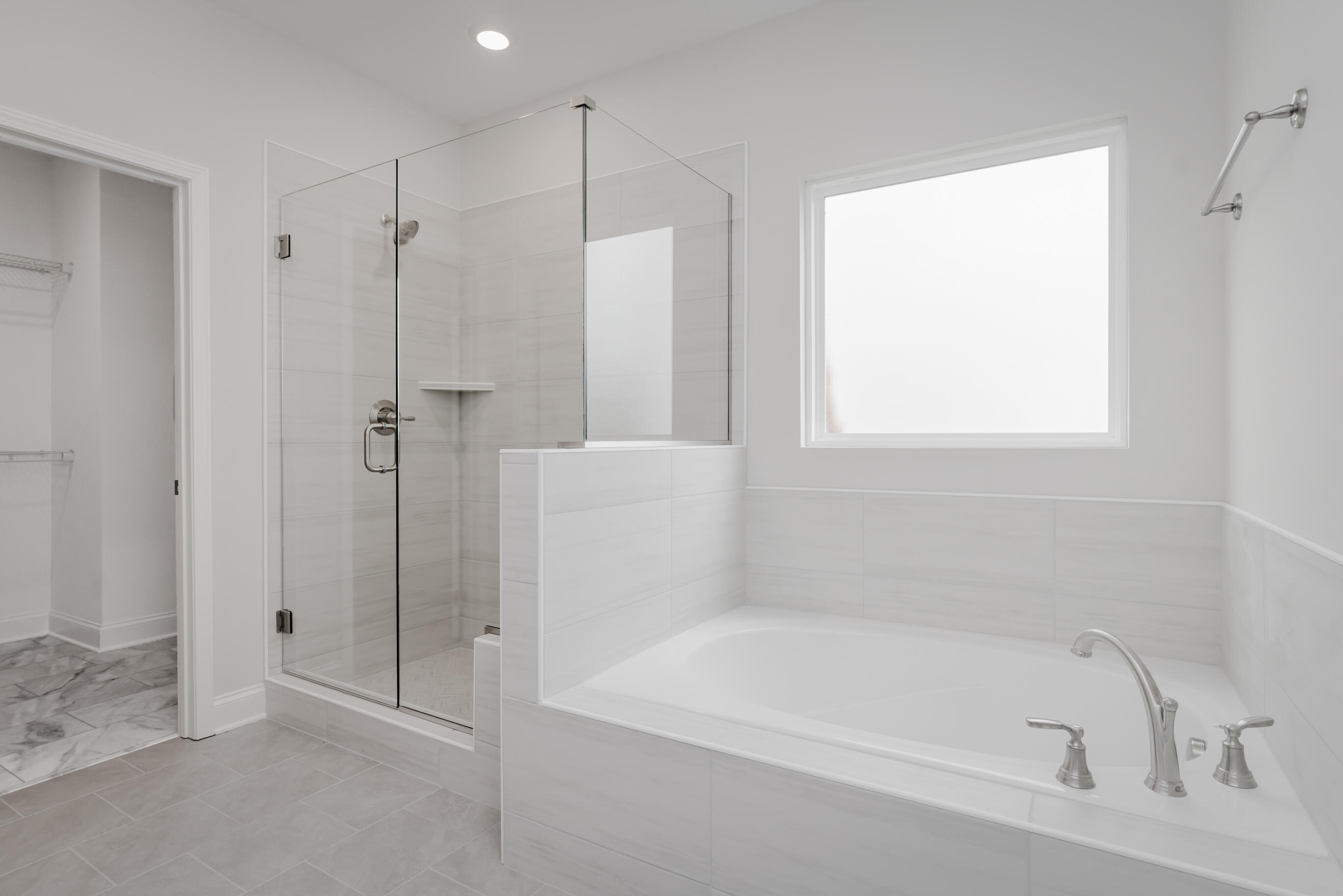 8712 Knolling Loop, 49