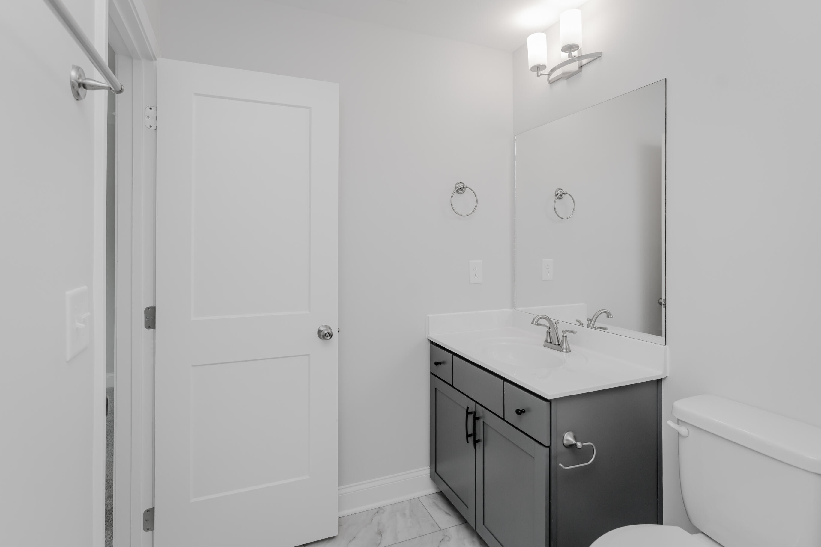 8712 Knolling Loop, 49