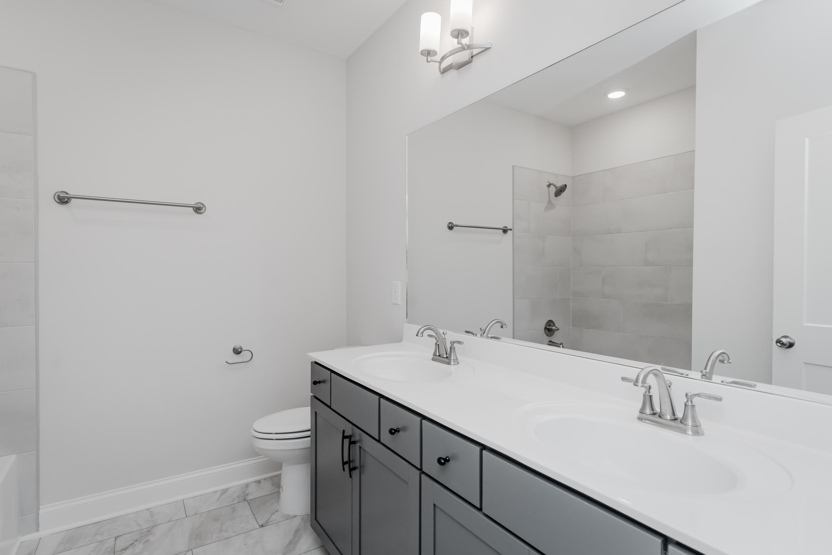 8712 Knolling Loop, 49