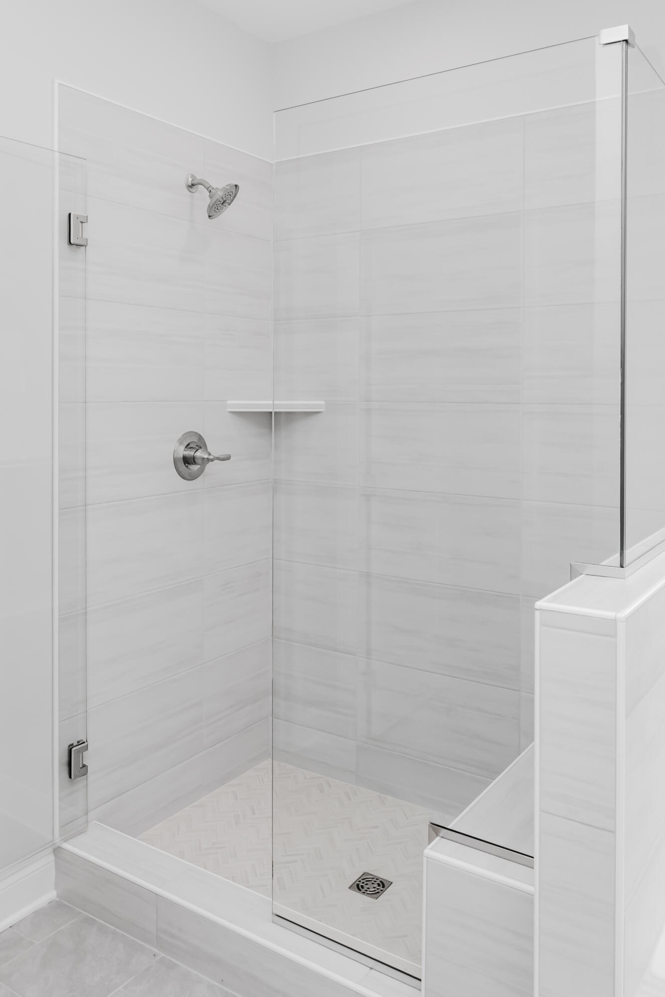 8712 Knolling Loop, 49