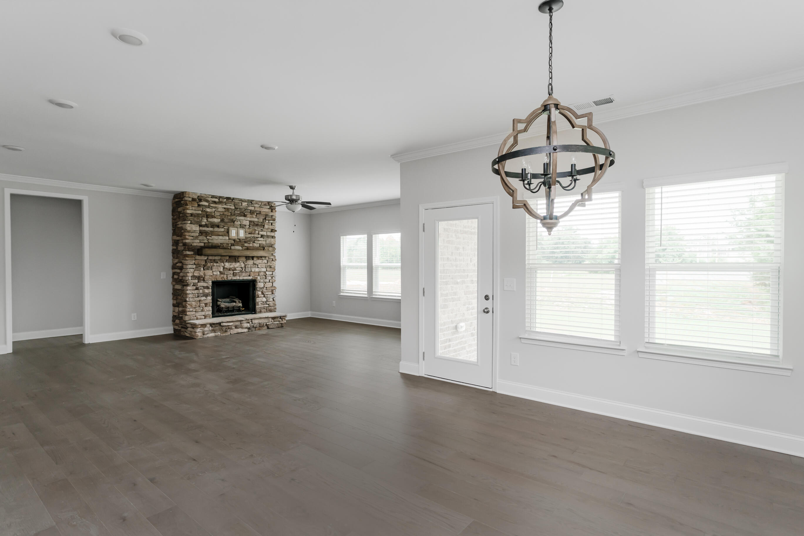 8712 Knolling Loop, 49
