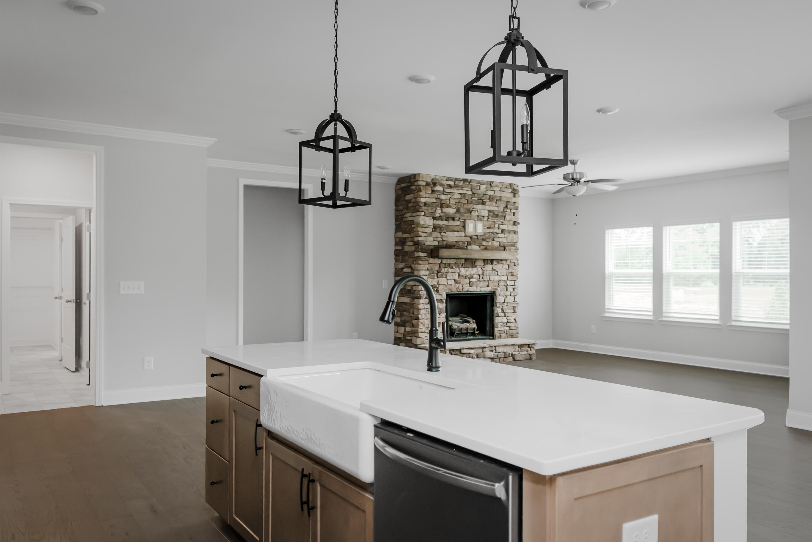 8712 Knolling Loop, 49