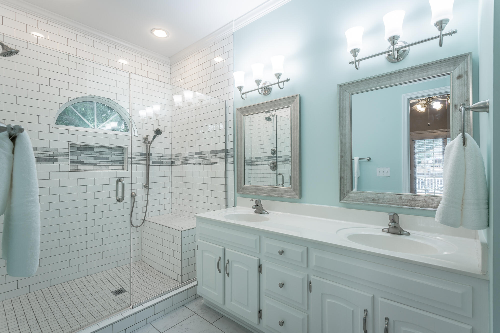 2435 Chimney Lake Circle