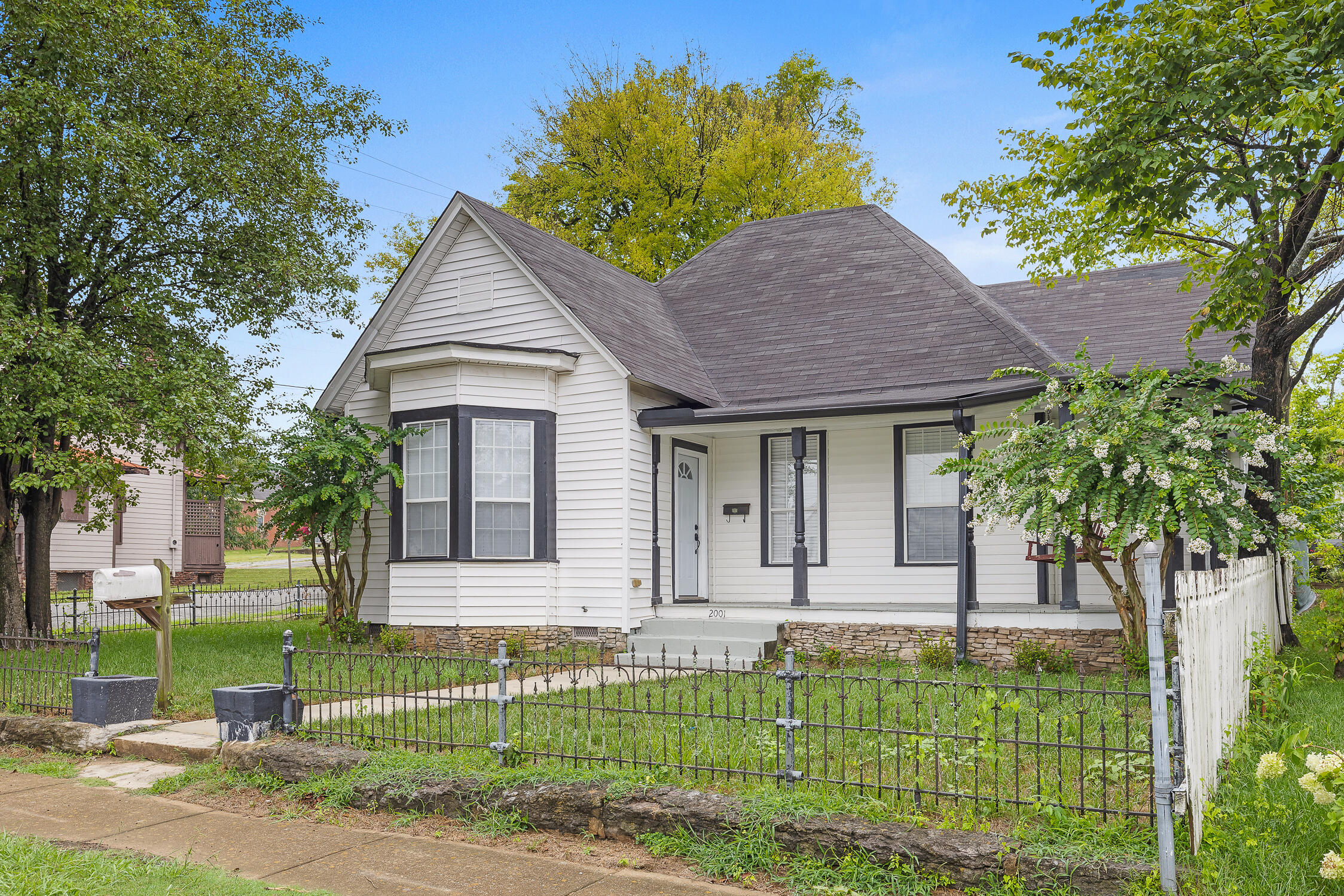 2001 Duncan Avenue