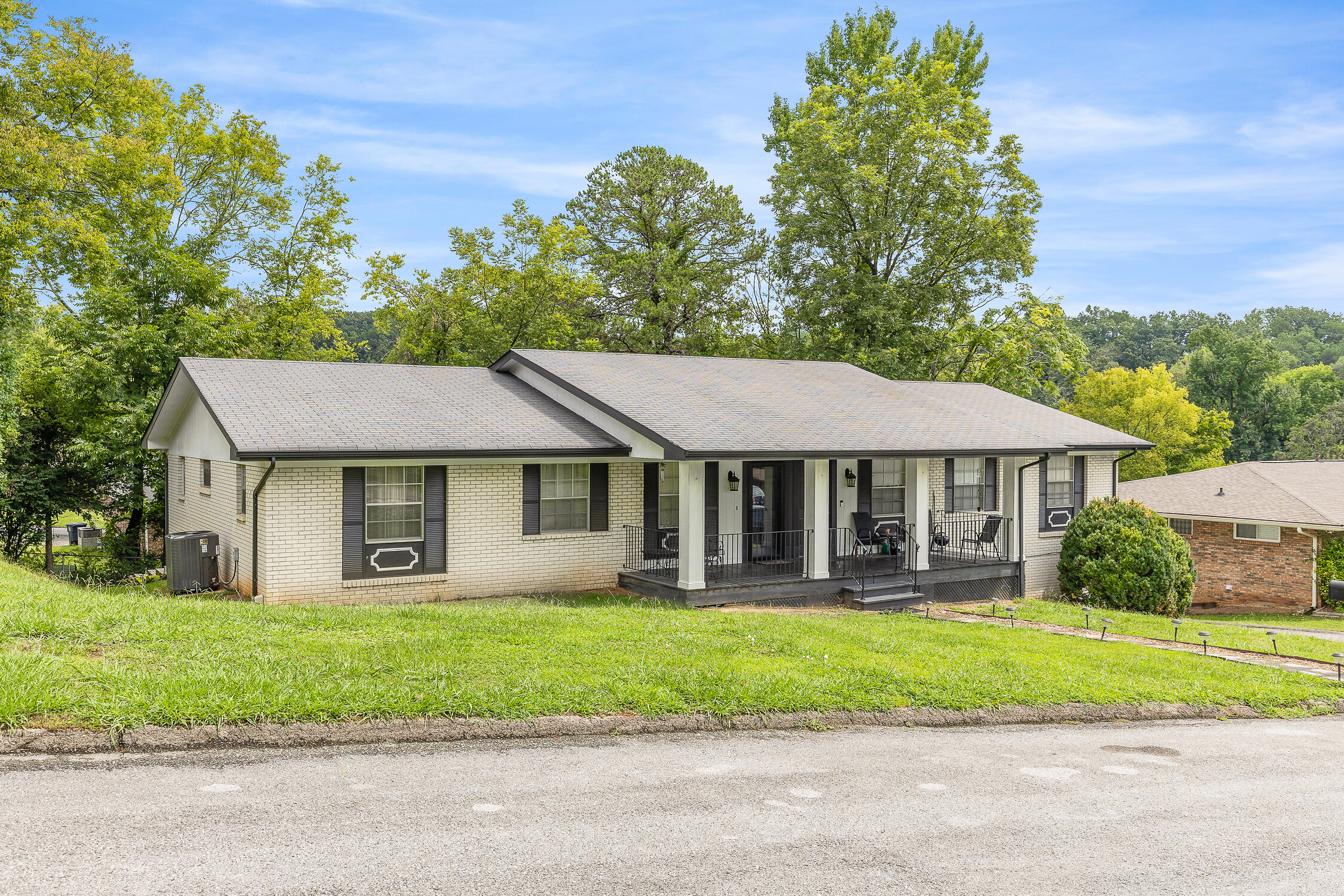 3415-3417 Betty Lane