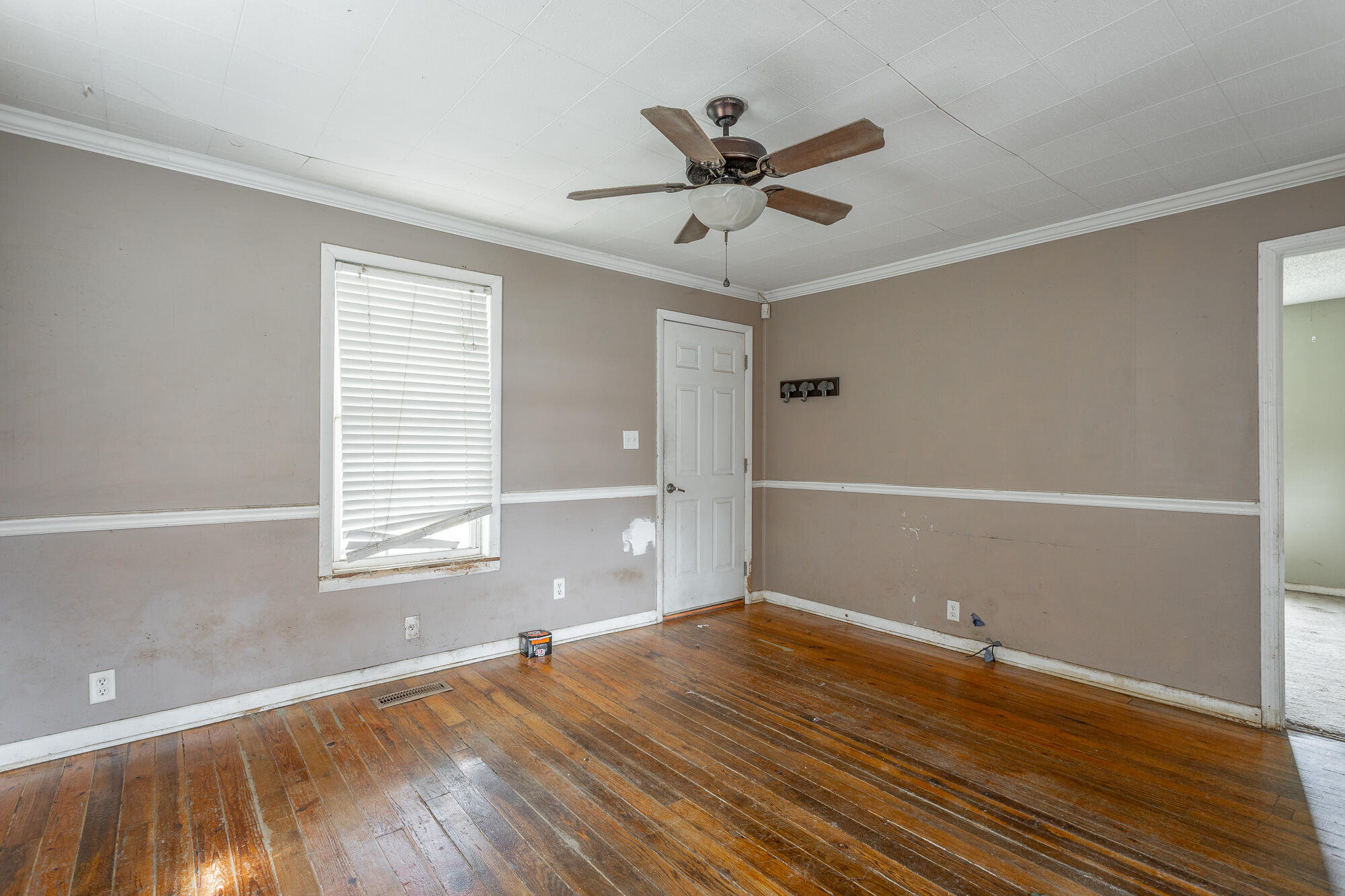 1731 Thrasher Pike