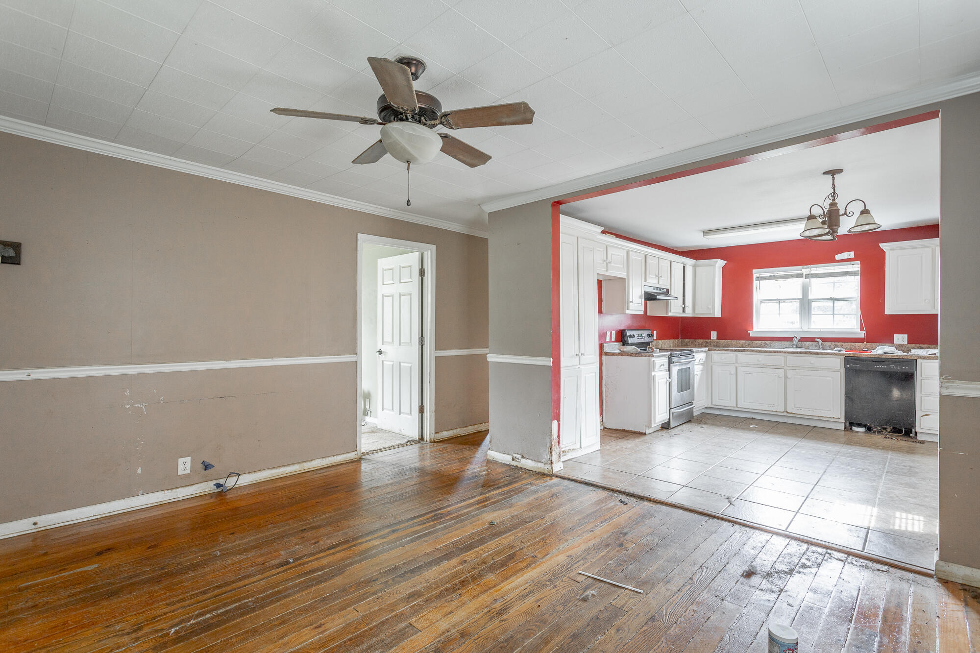 1731 Thrasher Pike