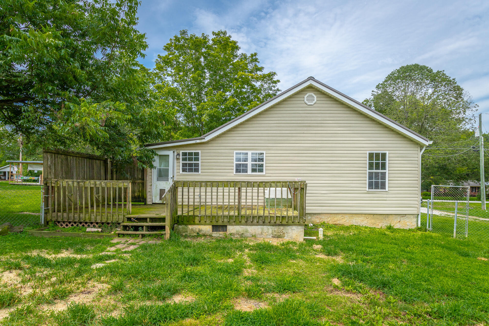 1731 Thrasher Pike