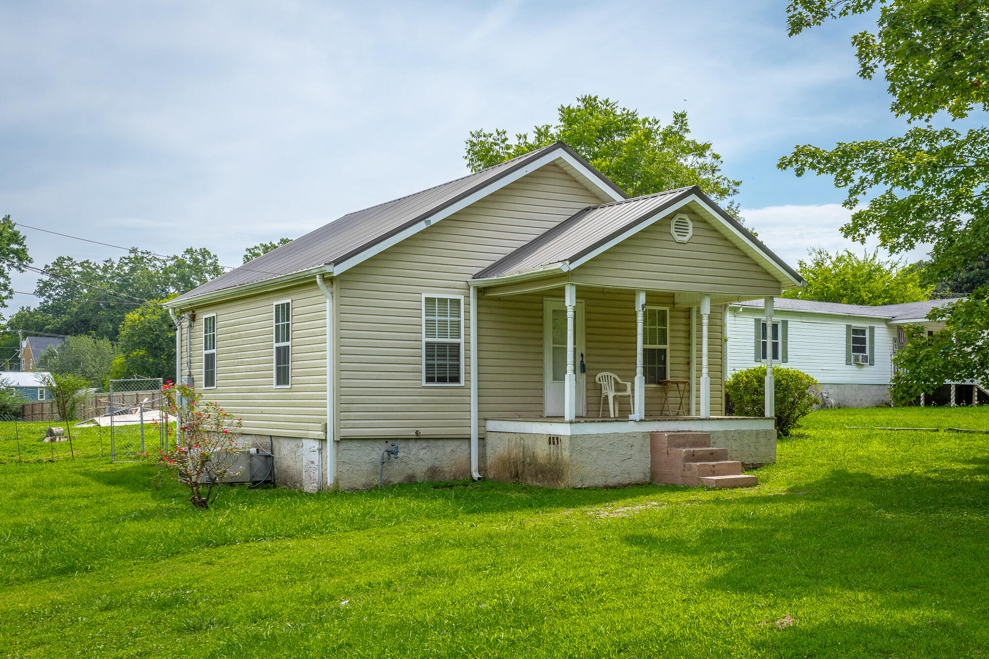 1731 Thrasher Pike