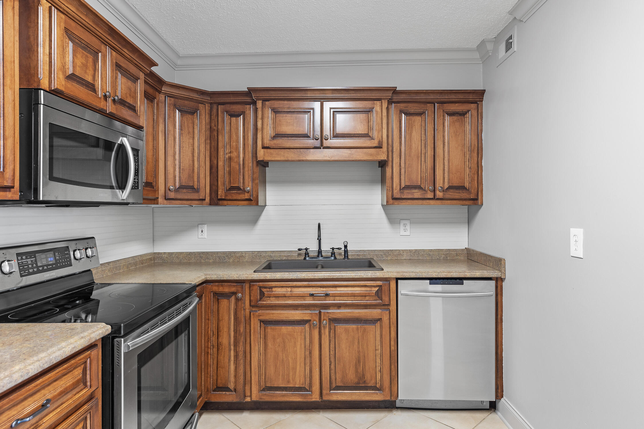 1131 Stringers Ridge 10c Road