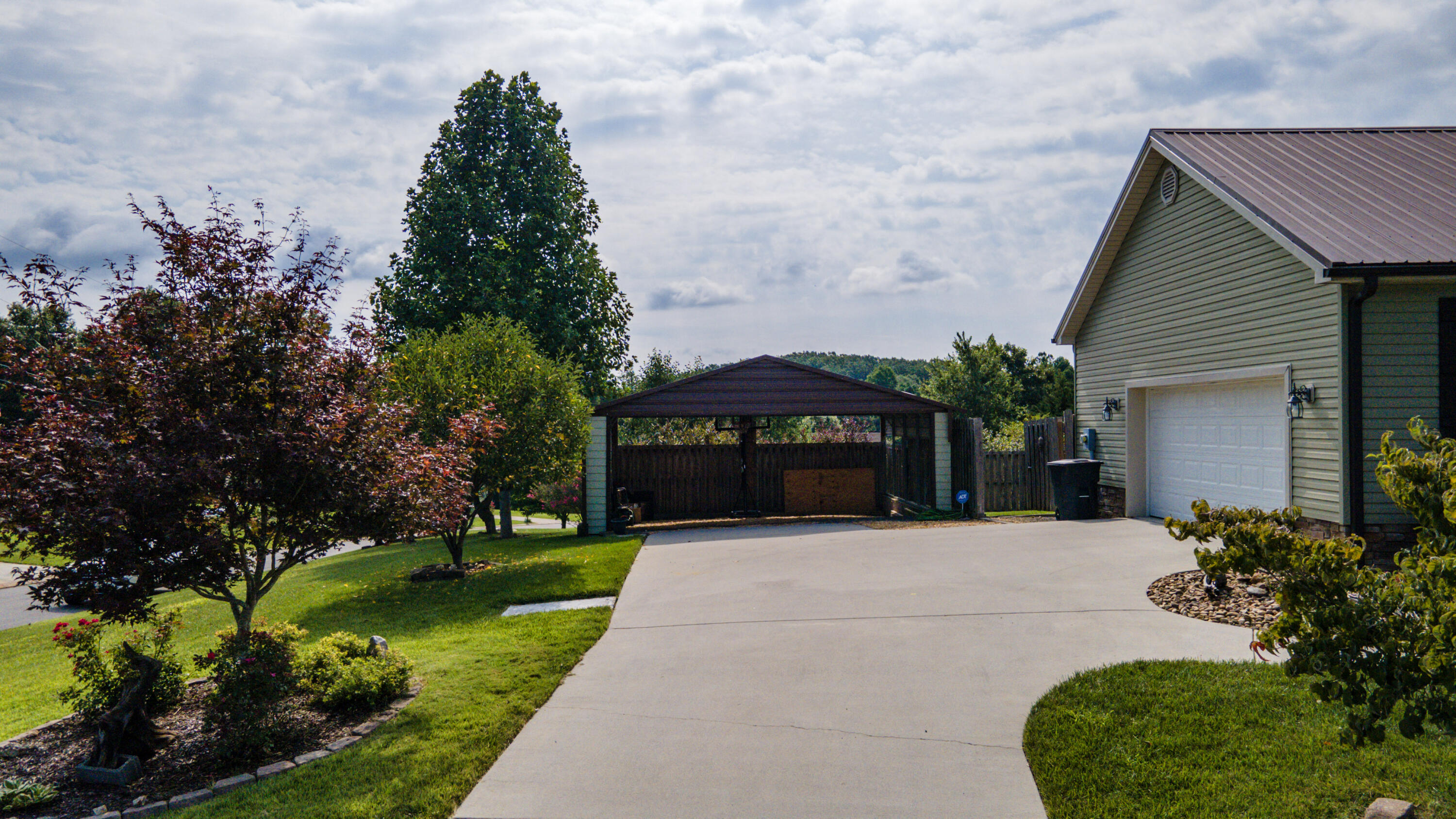 308 NE Willbrook Circle