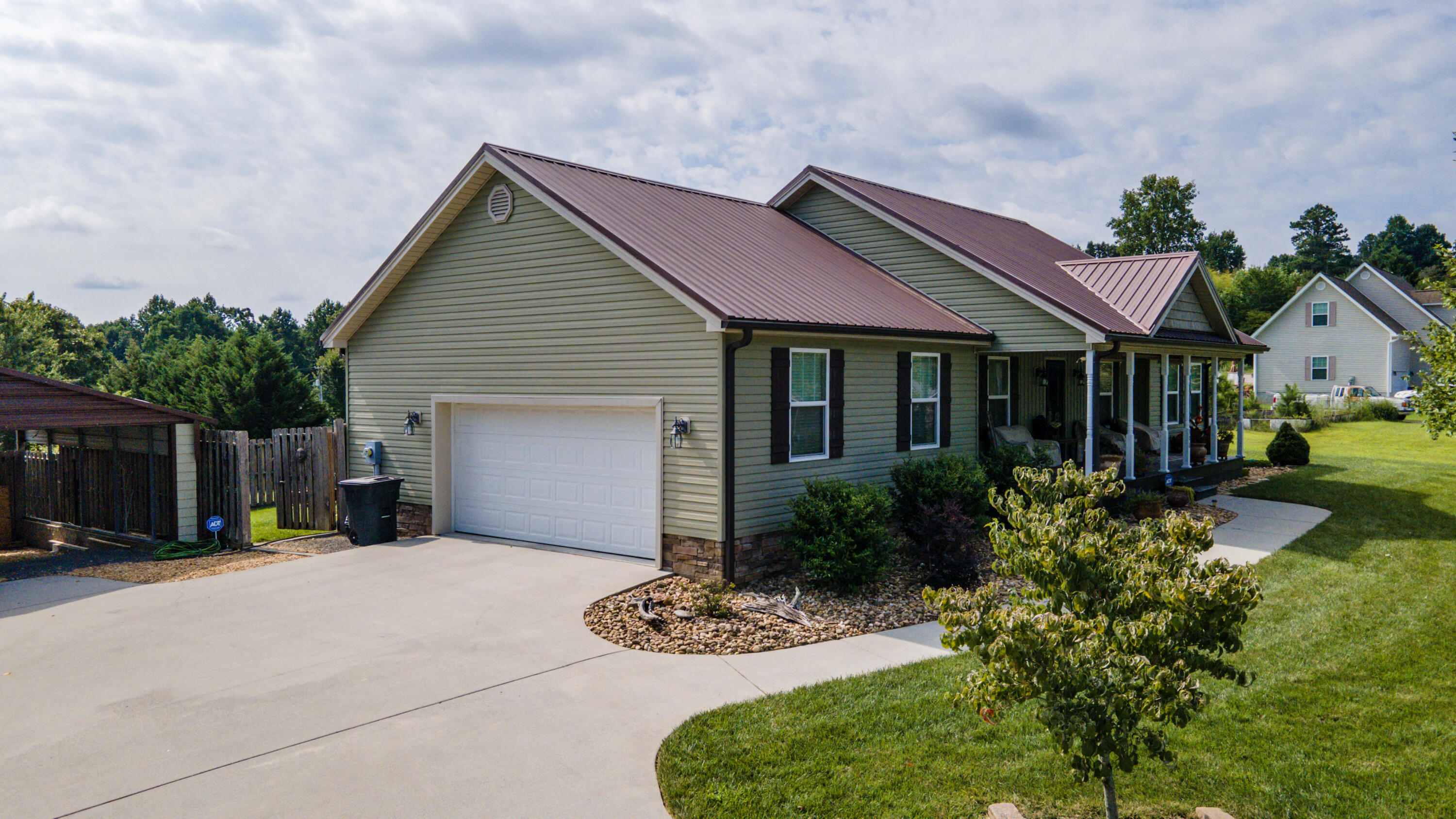 308 NE Willbrook Circle