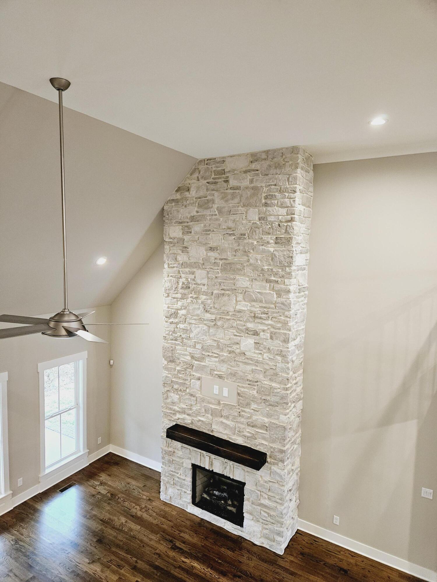 4077 Barnsley Loop, 71