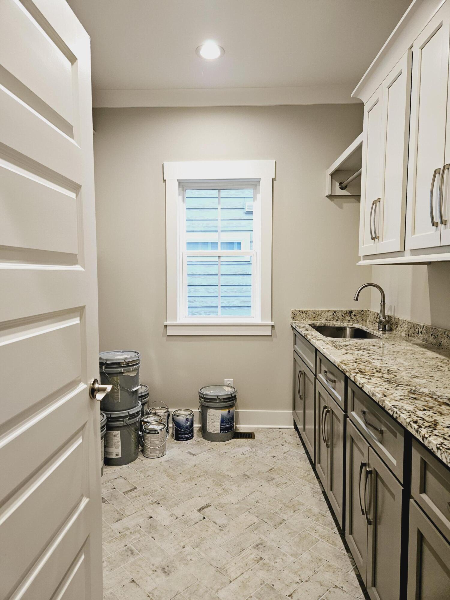 4077 Barnsley Loop, 71