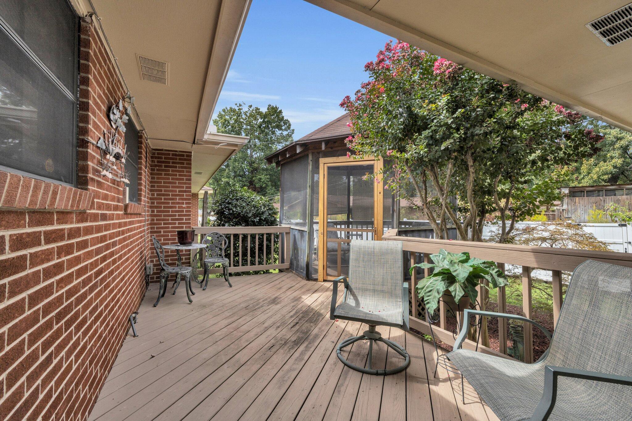 617 Melville Avenue