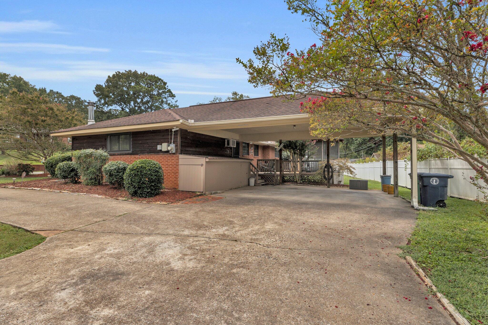617 Melville Avenue
