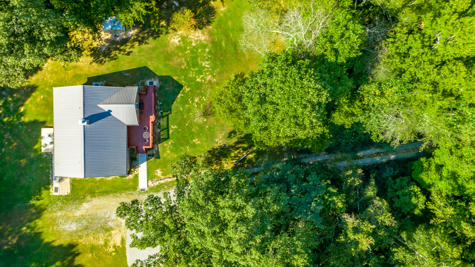 1006 W Schmitt Rd