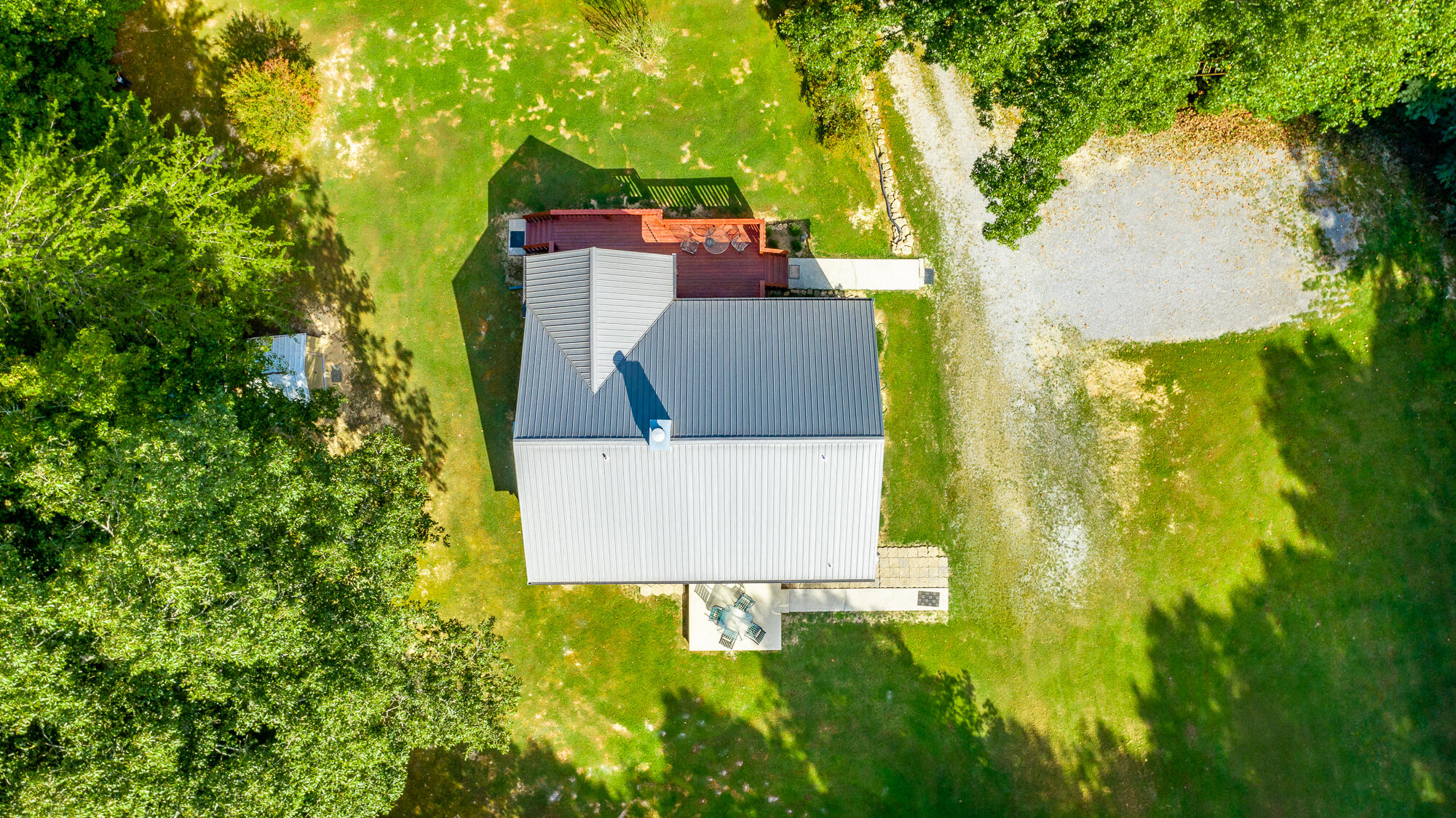 1006 W Schmitt Rd