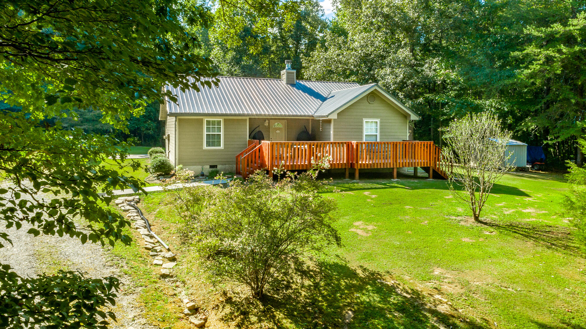 1006 W Schmitt Rd