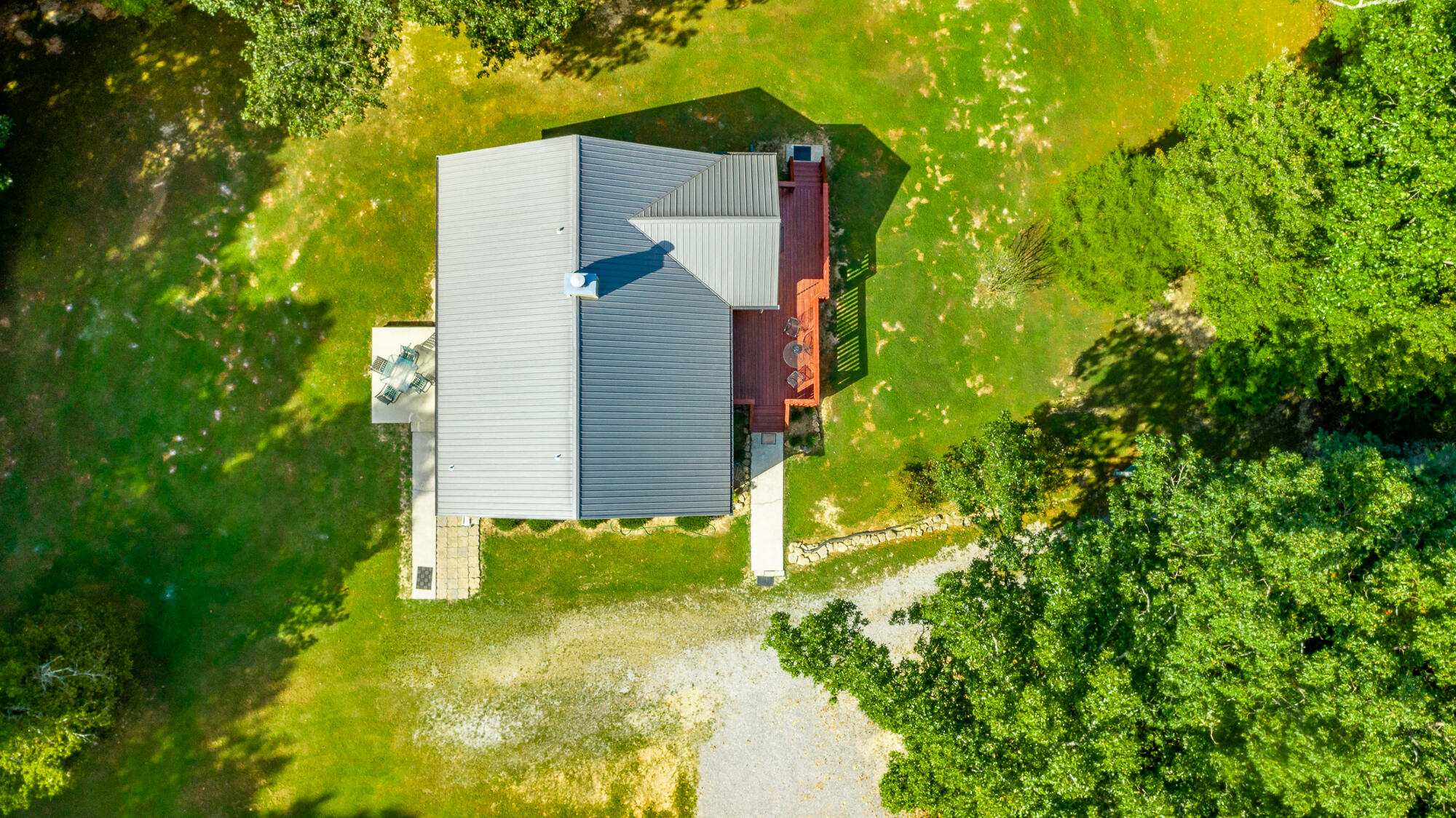 1006 W Schmitt Rd