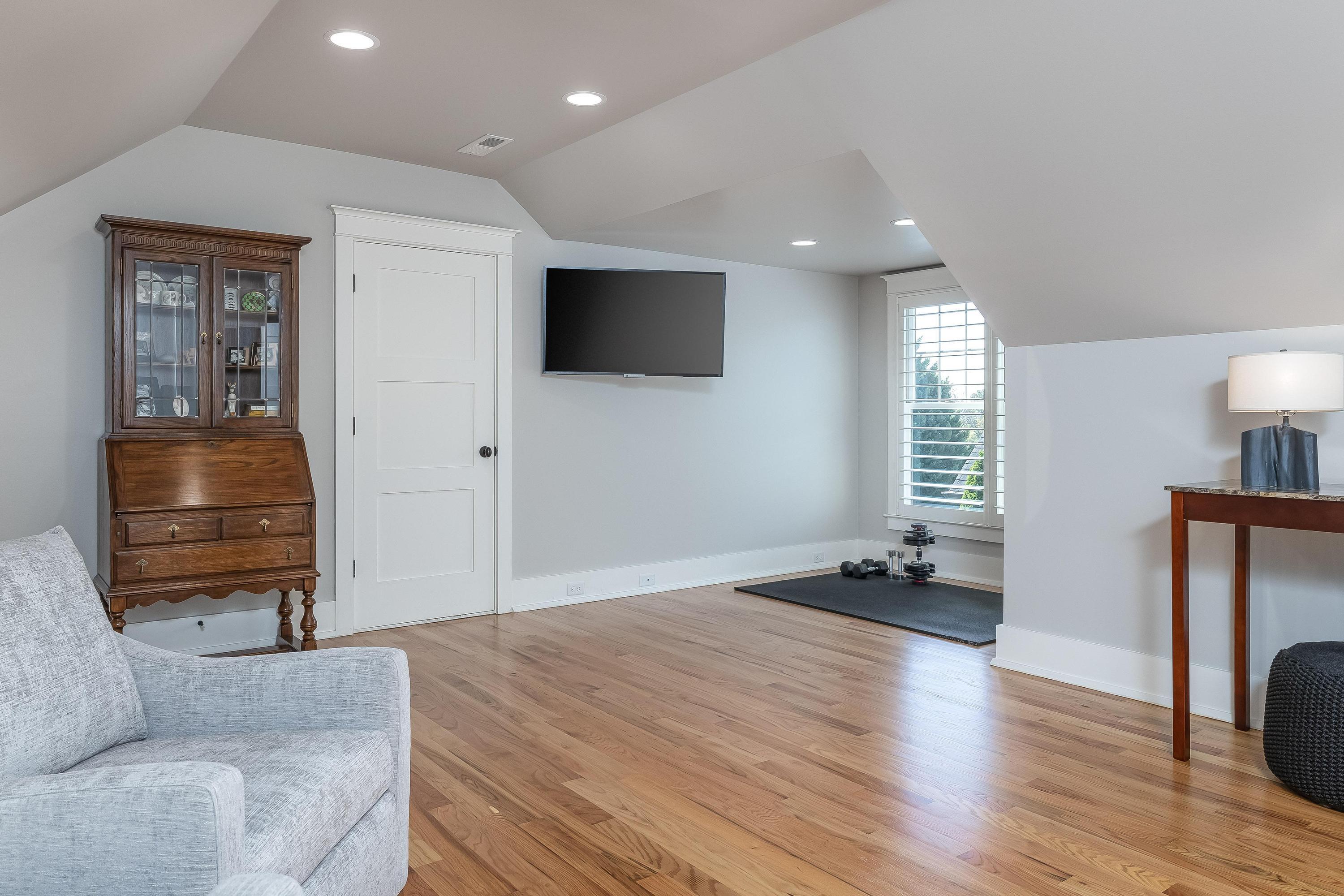 1198 Longholm Court