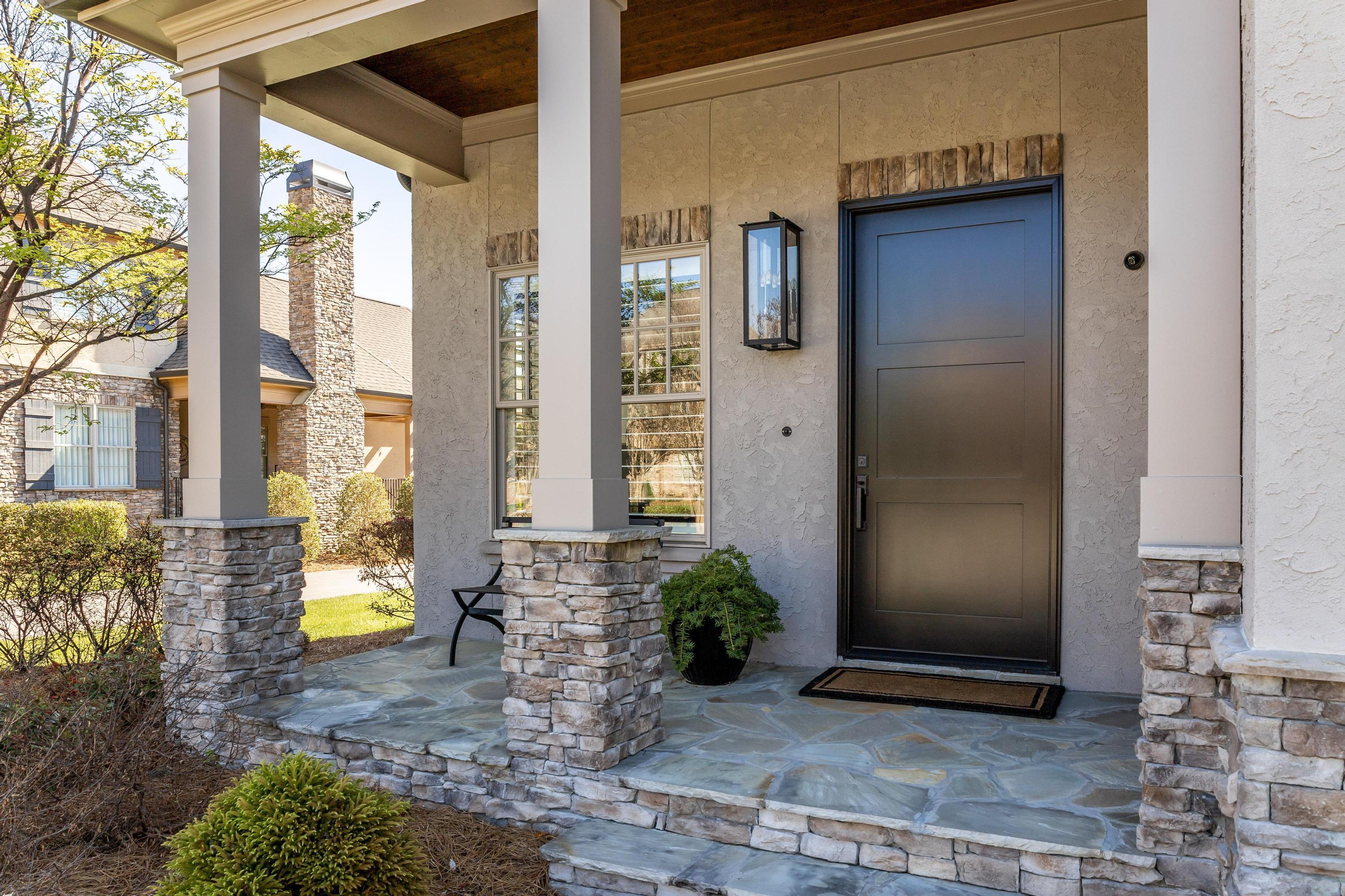 1198 Longholm Court