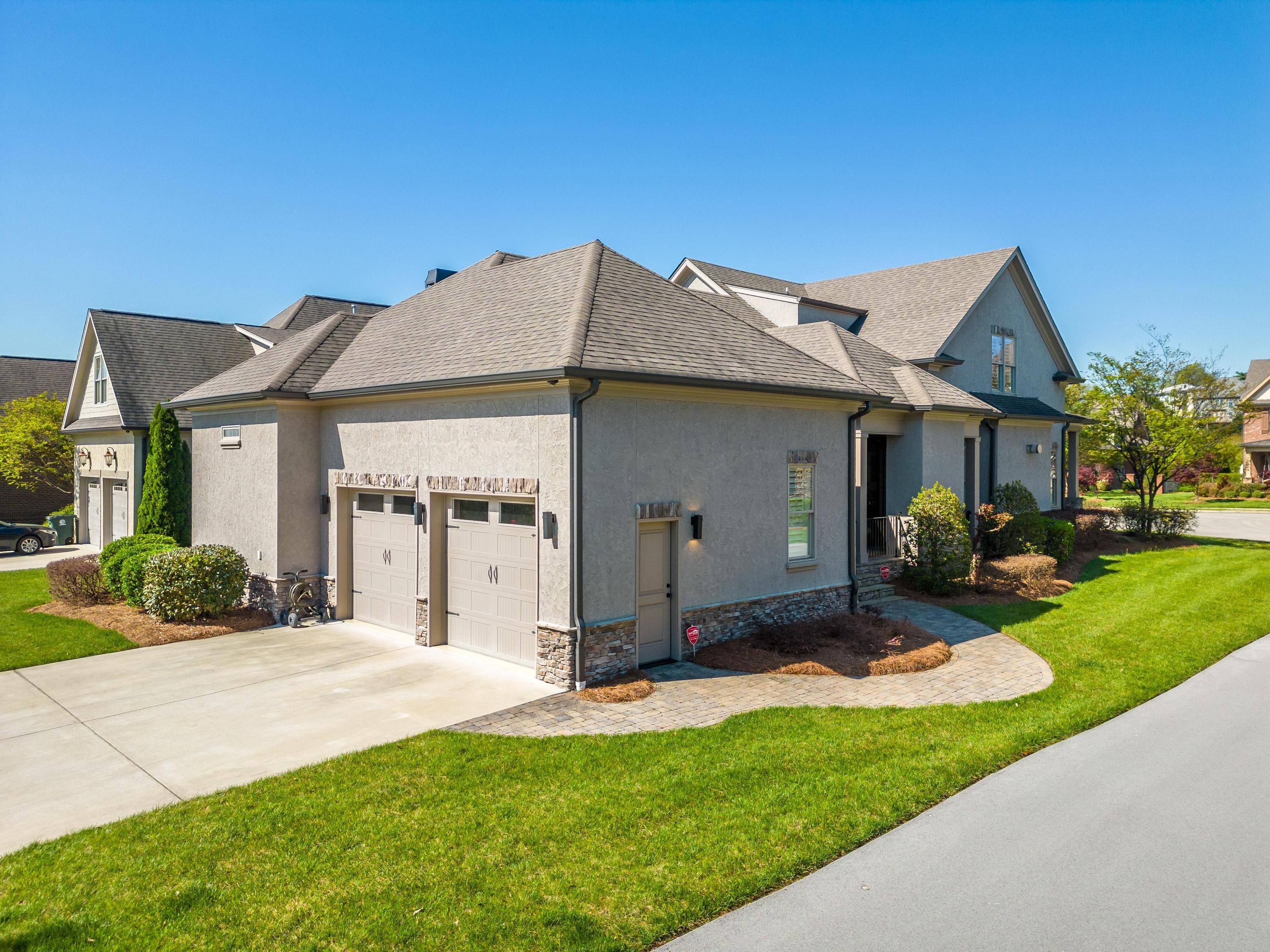 1198 Longholm Court