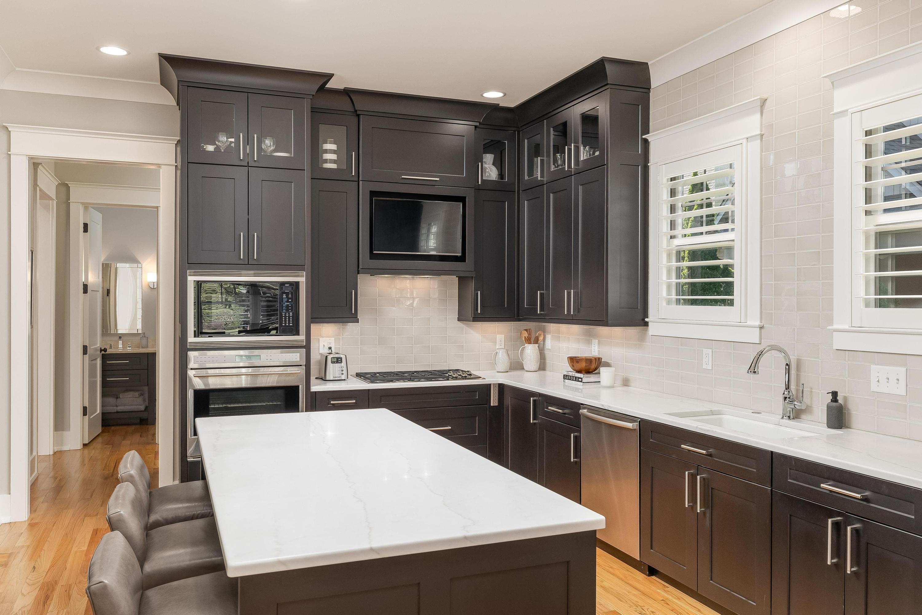 1198 Longholm Court