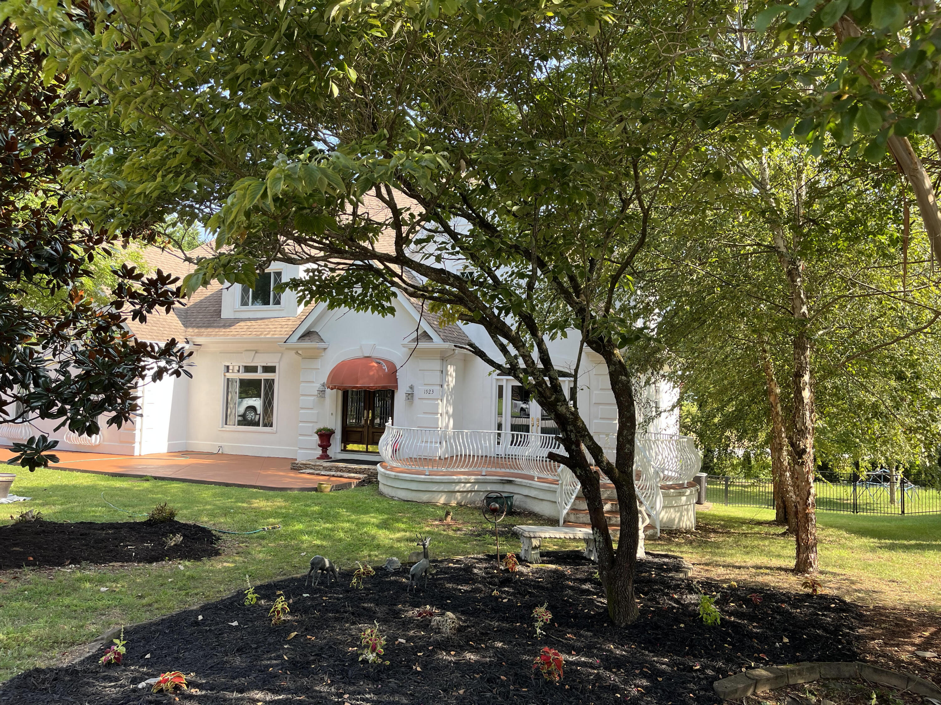1923 Riverwood Drive
