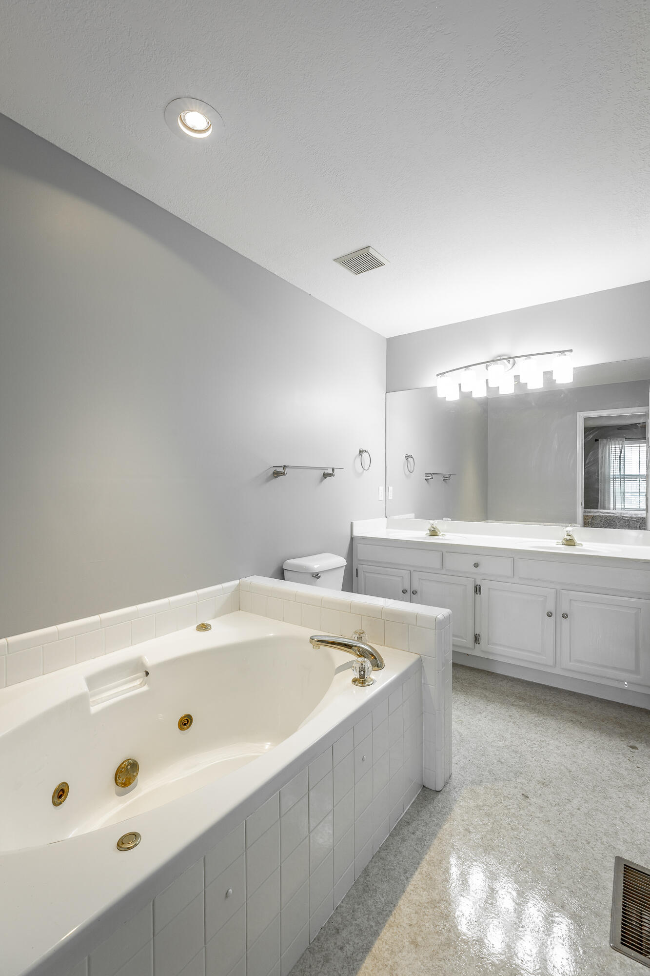 2405 Queens Lace Trail