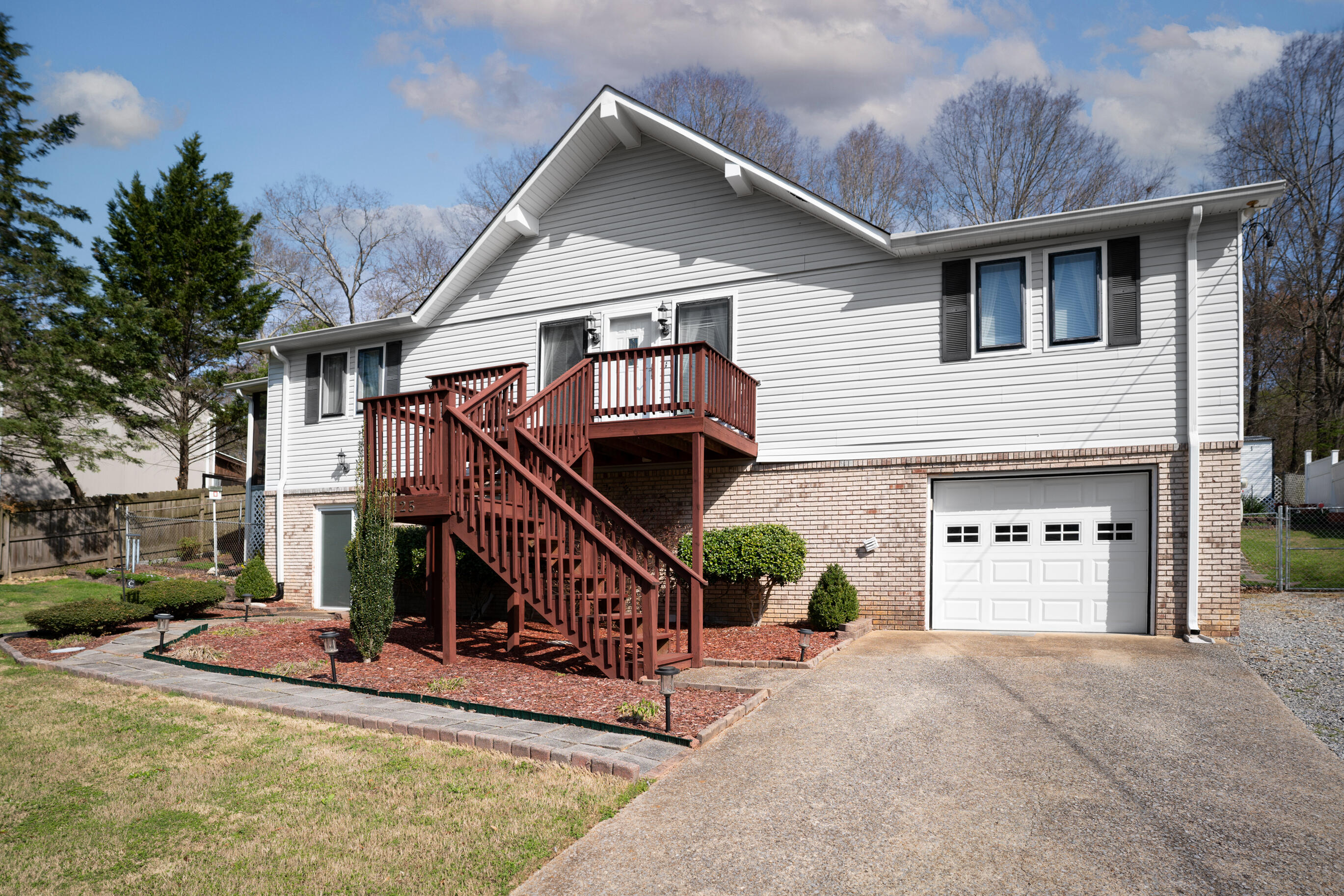 2125 Dallas Lake Road