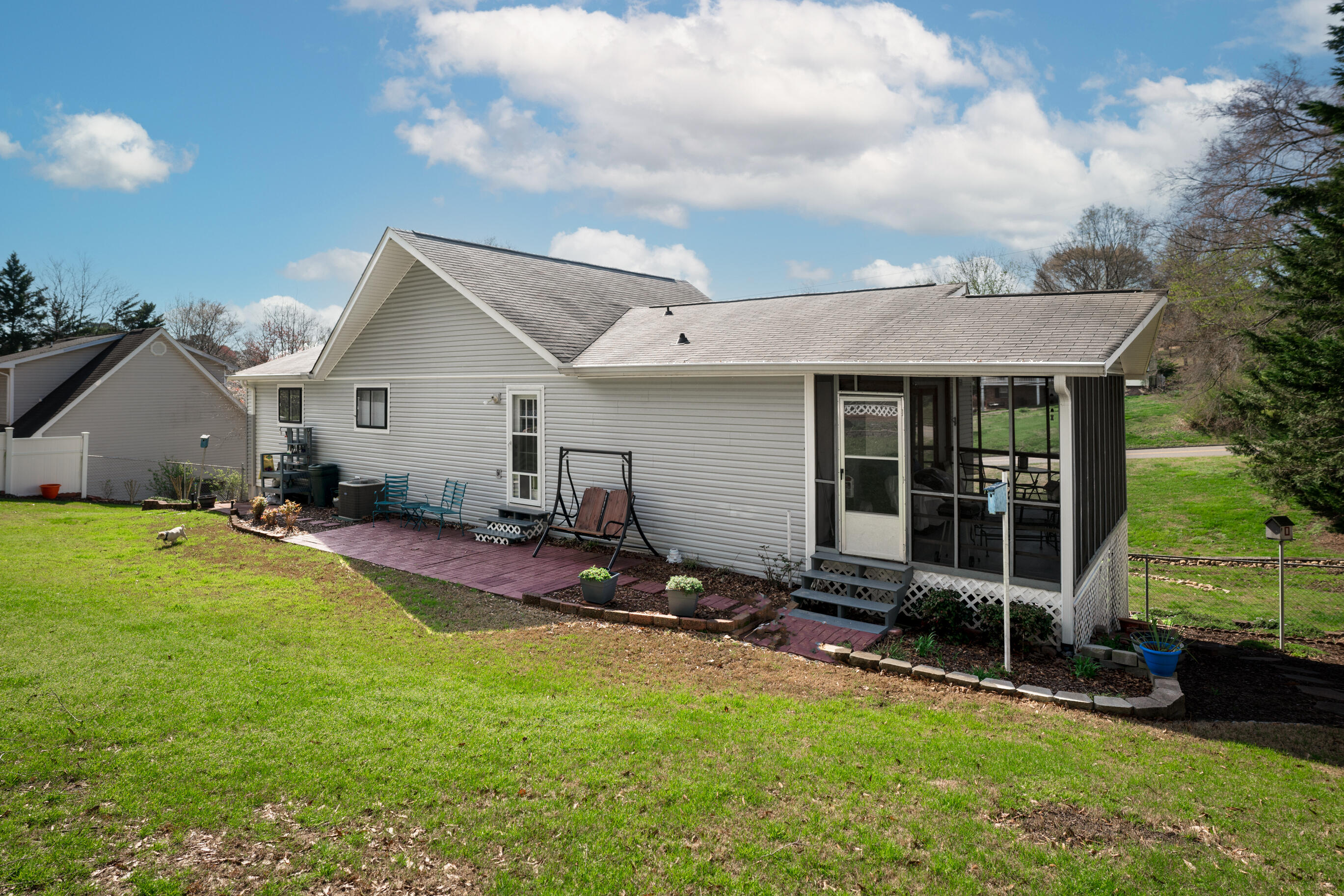 2125 Dallas Lake Road