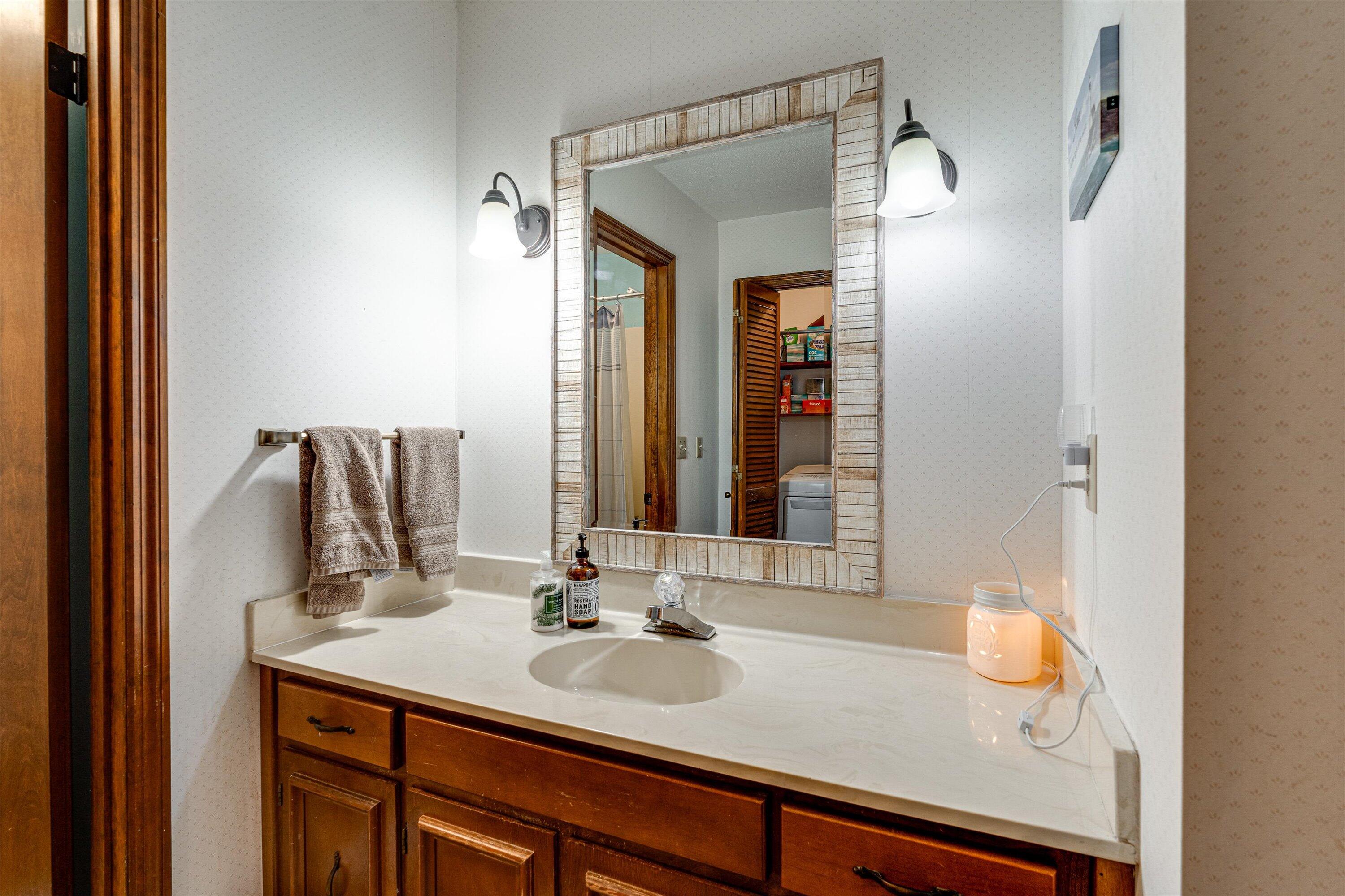 1012 Woodfern Trail