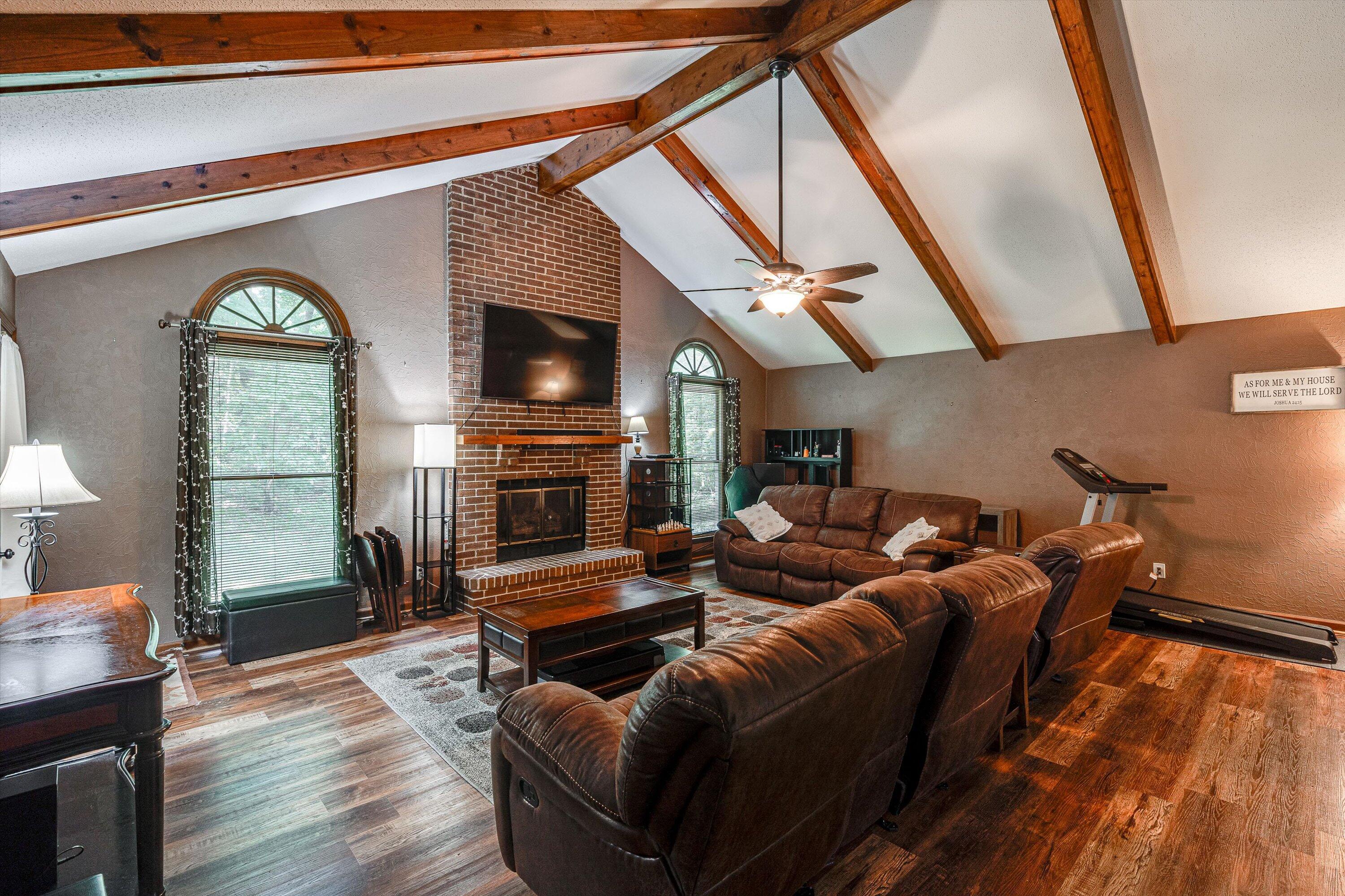 1012 Woodfern Trail