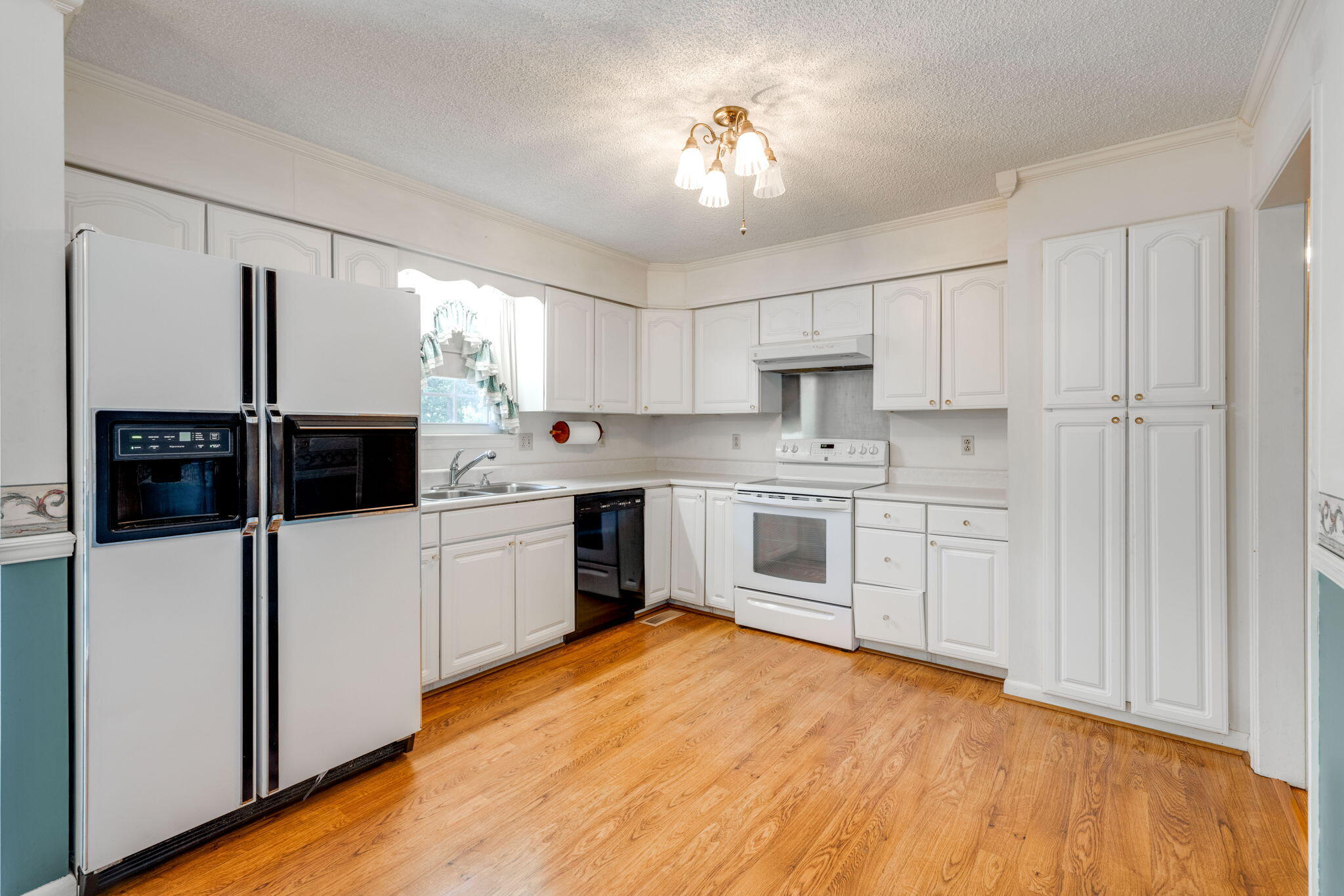 2511 Dowler Circle