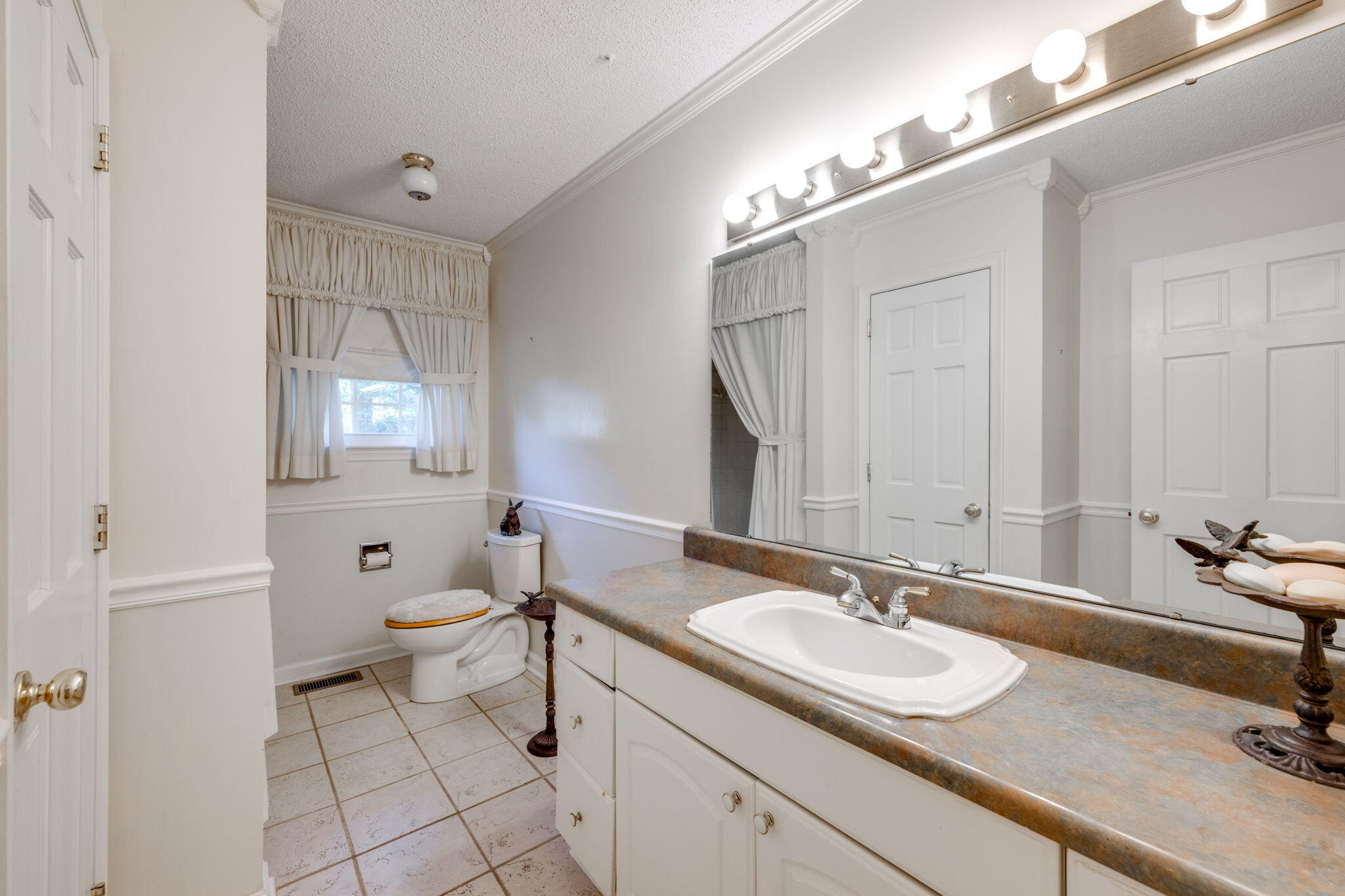 2511 Dowler Circle