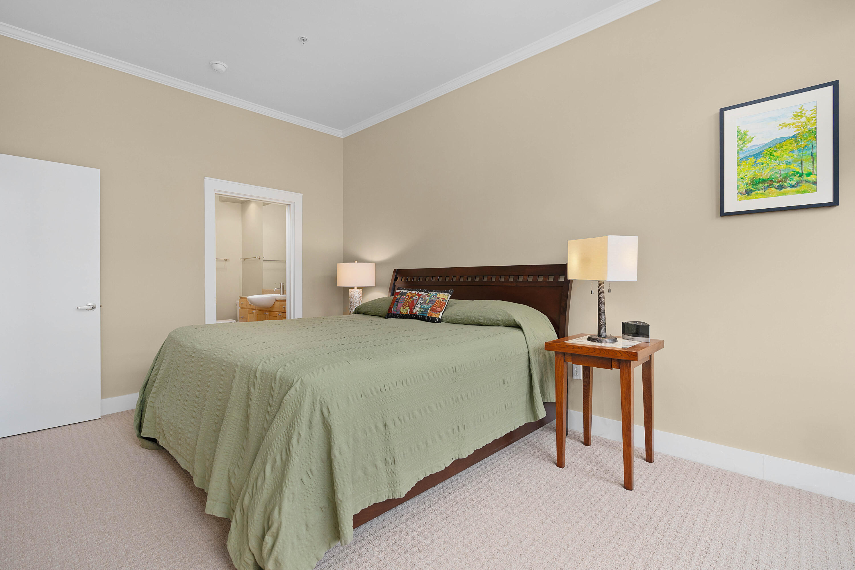 129 Walnut Street, 438