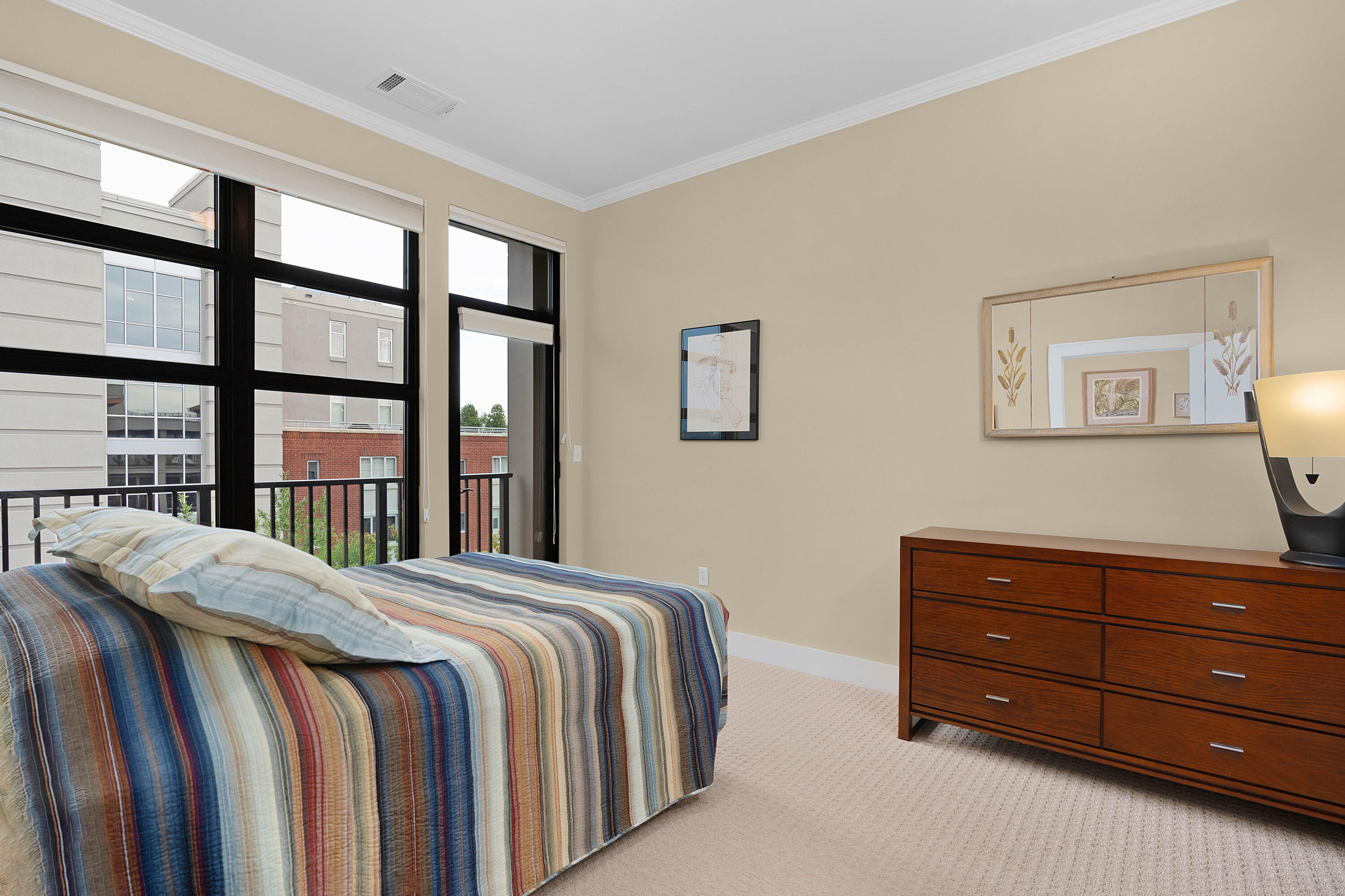 129 Walnut Street, 438