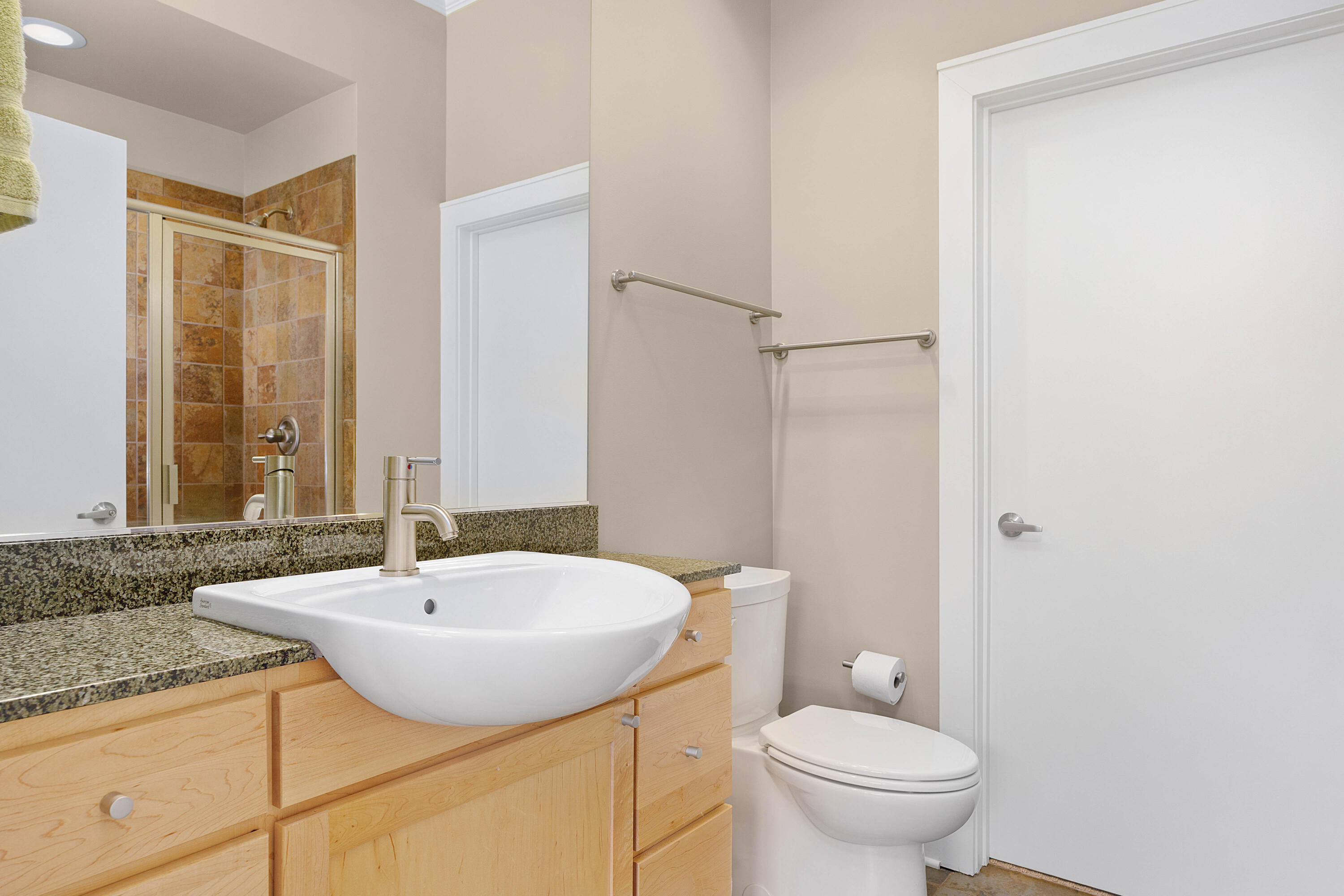 129 Walnut Street, 438
